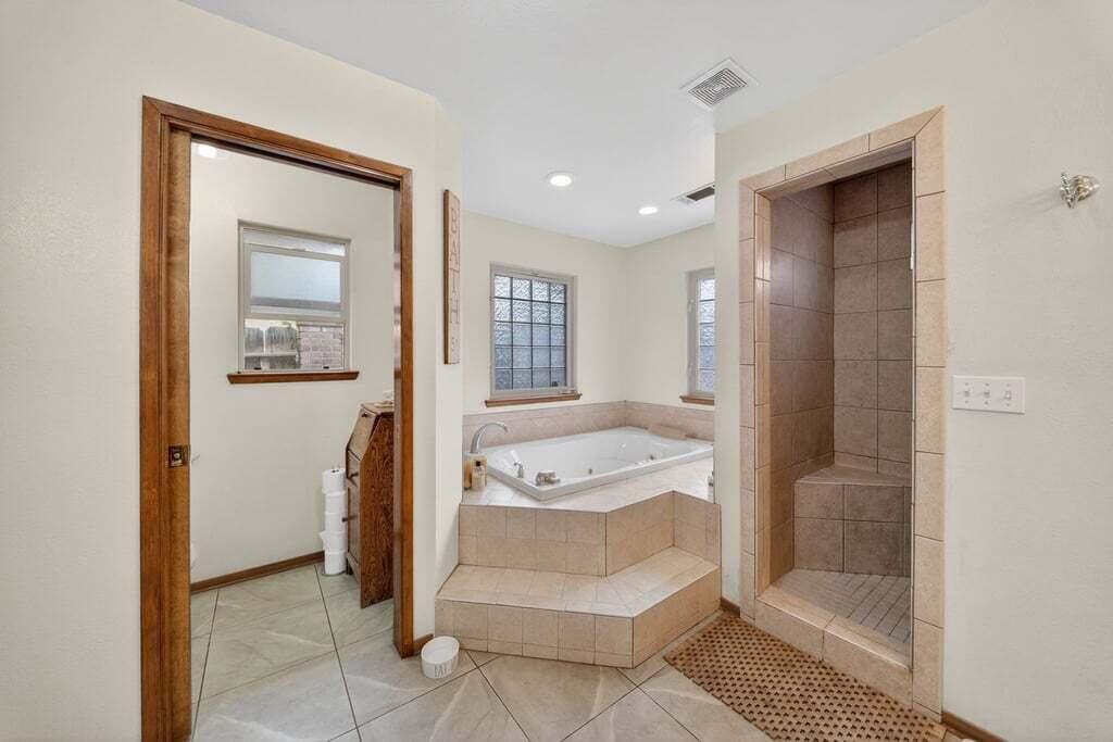 900 N Vista St, Visalia, CA 93292