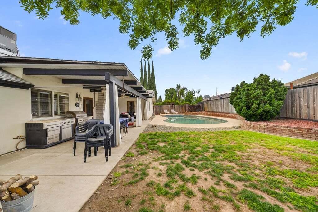900 N Vista St, Visalia, CA 93292