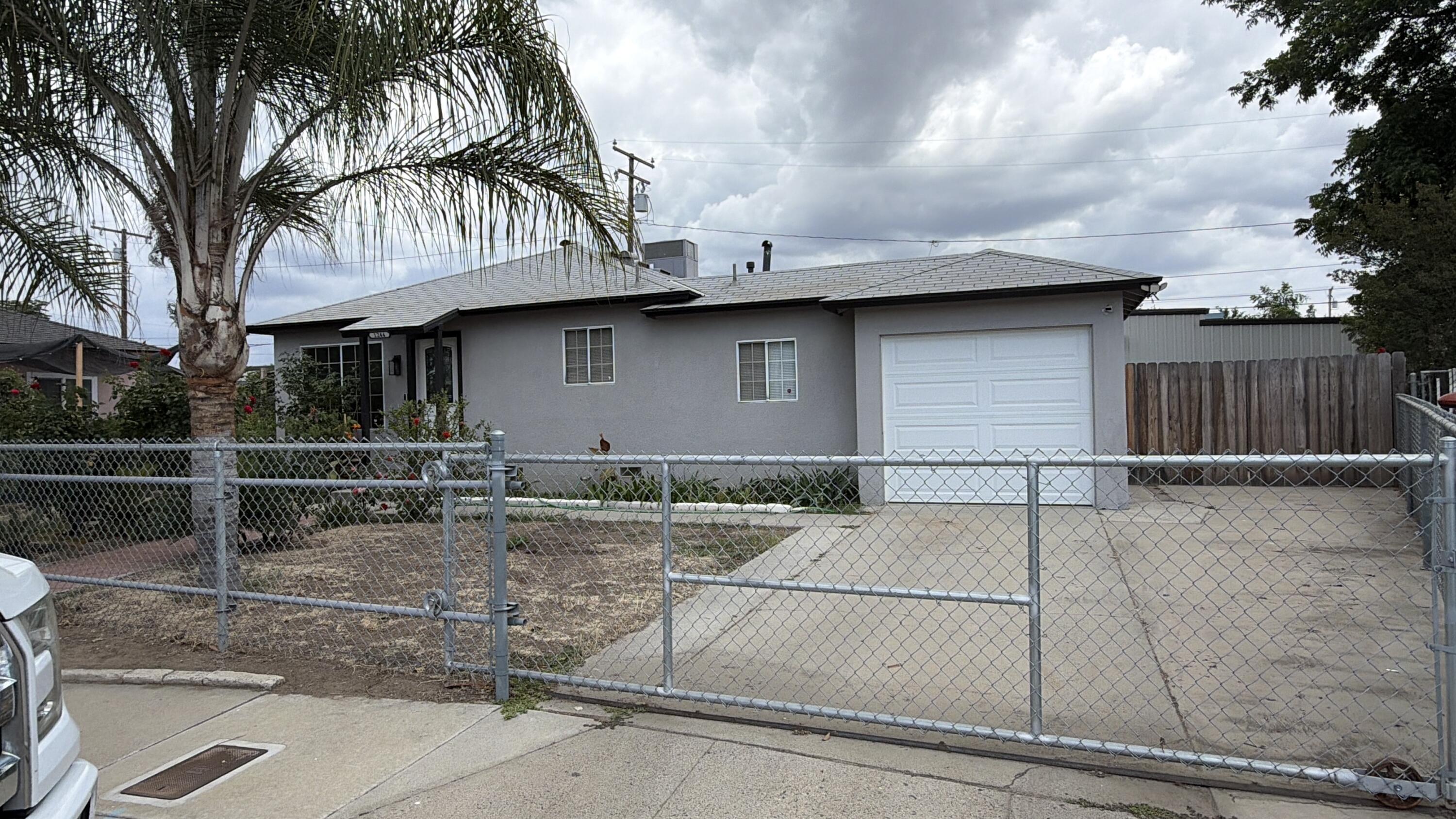 1244 N Central St, Visalia, CA 93291