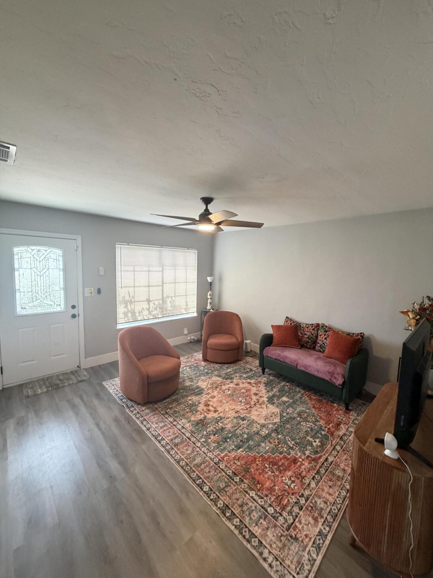 1244 N Central St, Visalia, CA 93291