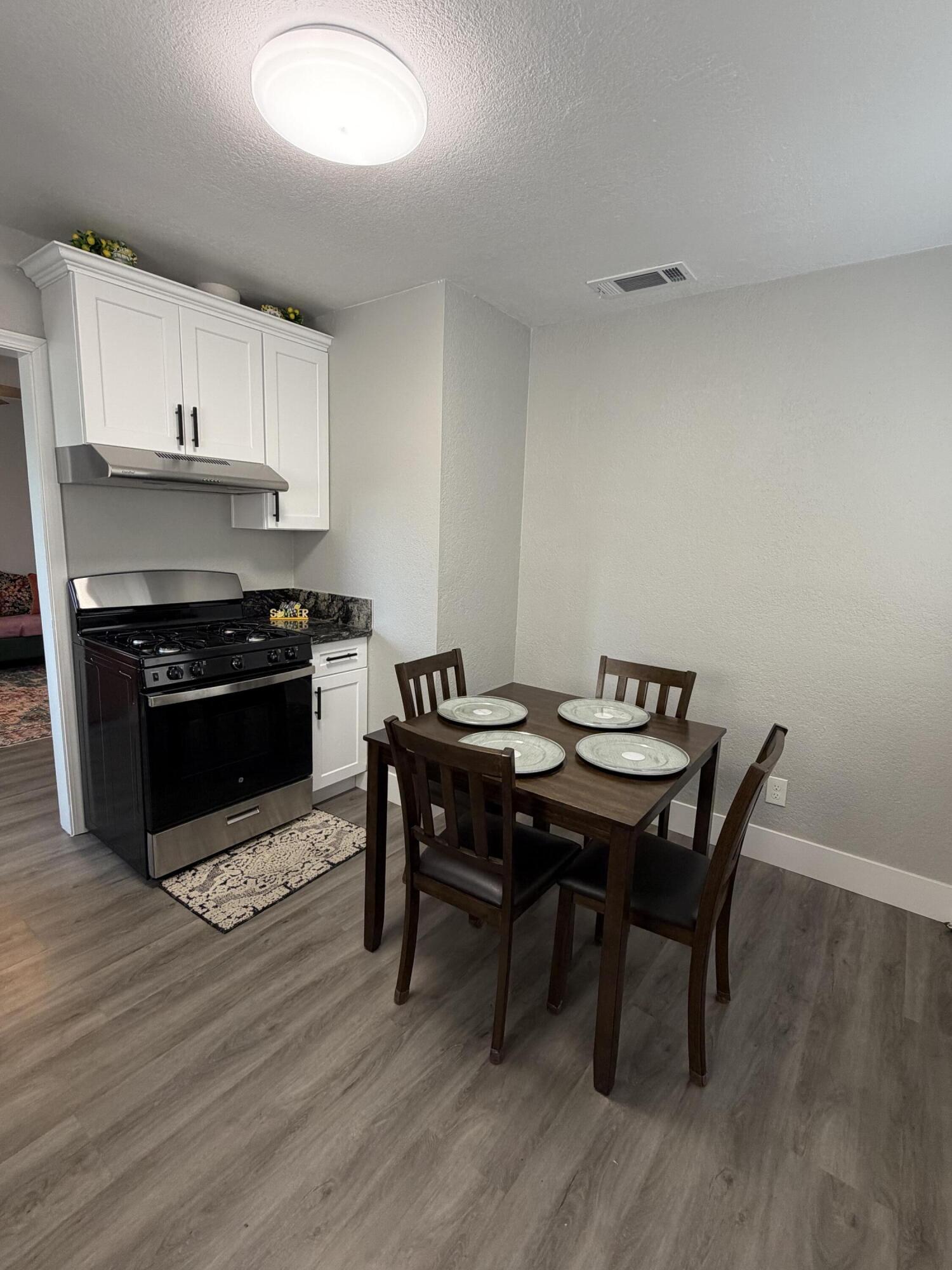 1244 N Central St, Visalia, CA 93291