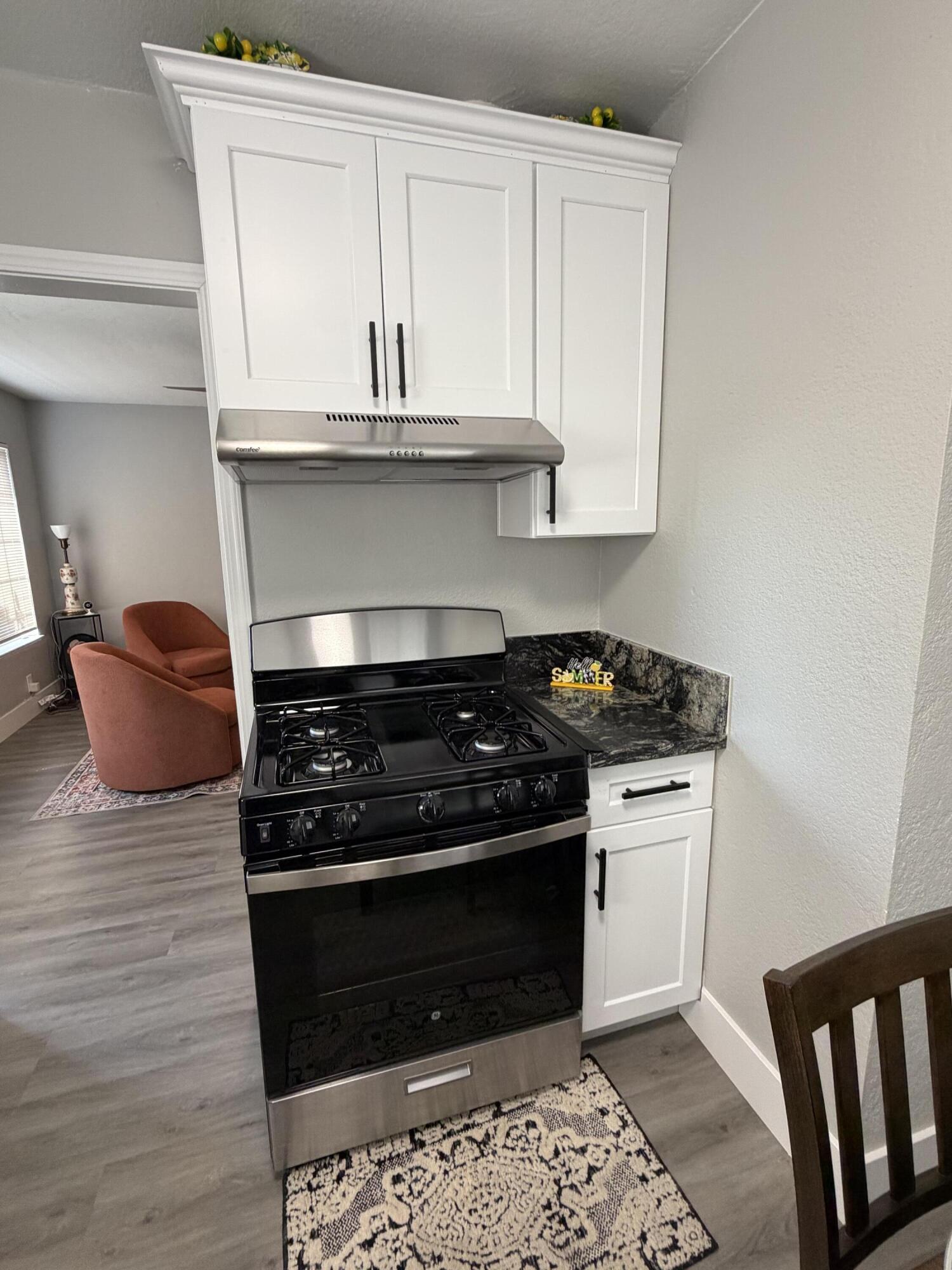 1244 N Central St, Visalia, CA 93291