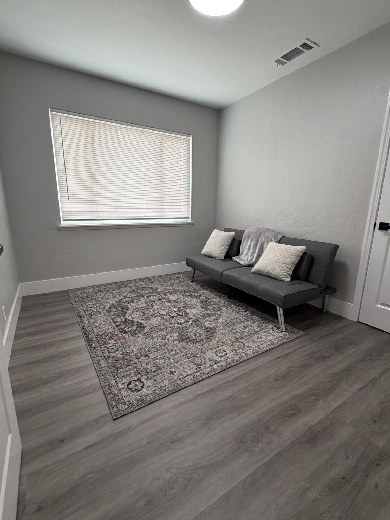 1244 N Central St, Visalia, CA 93291