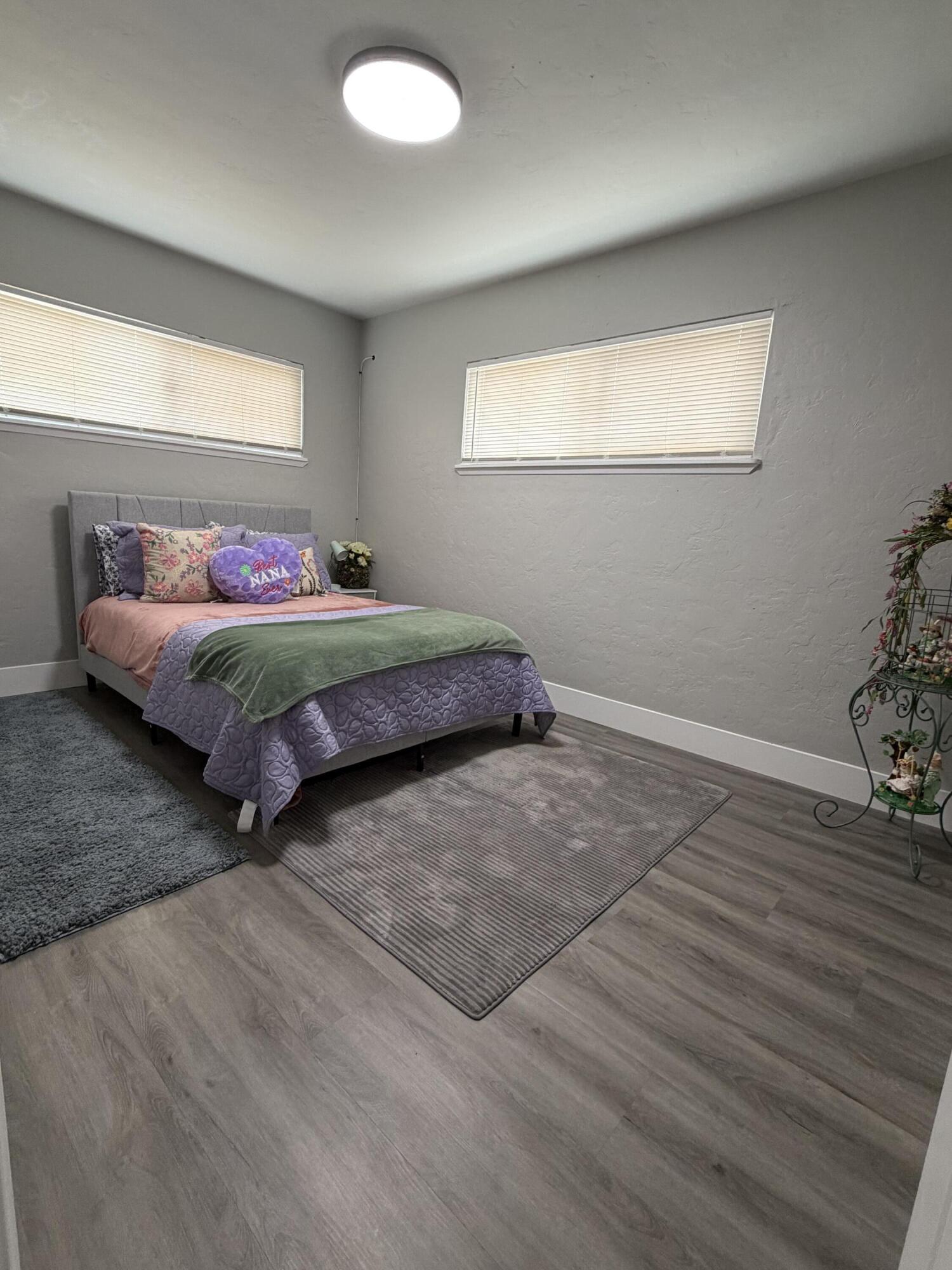 1244 N Central St, Visalia, CA 93291
