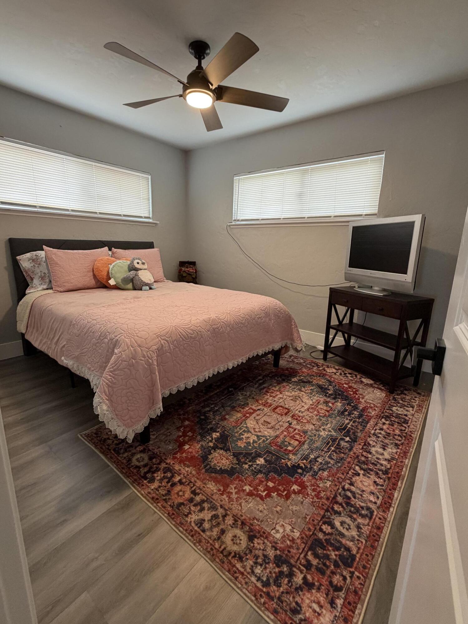 1244 N Central St, Visalia, CA 93291