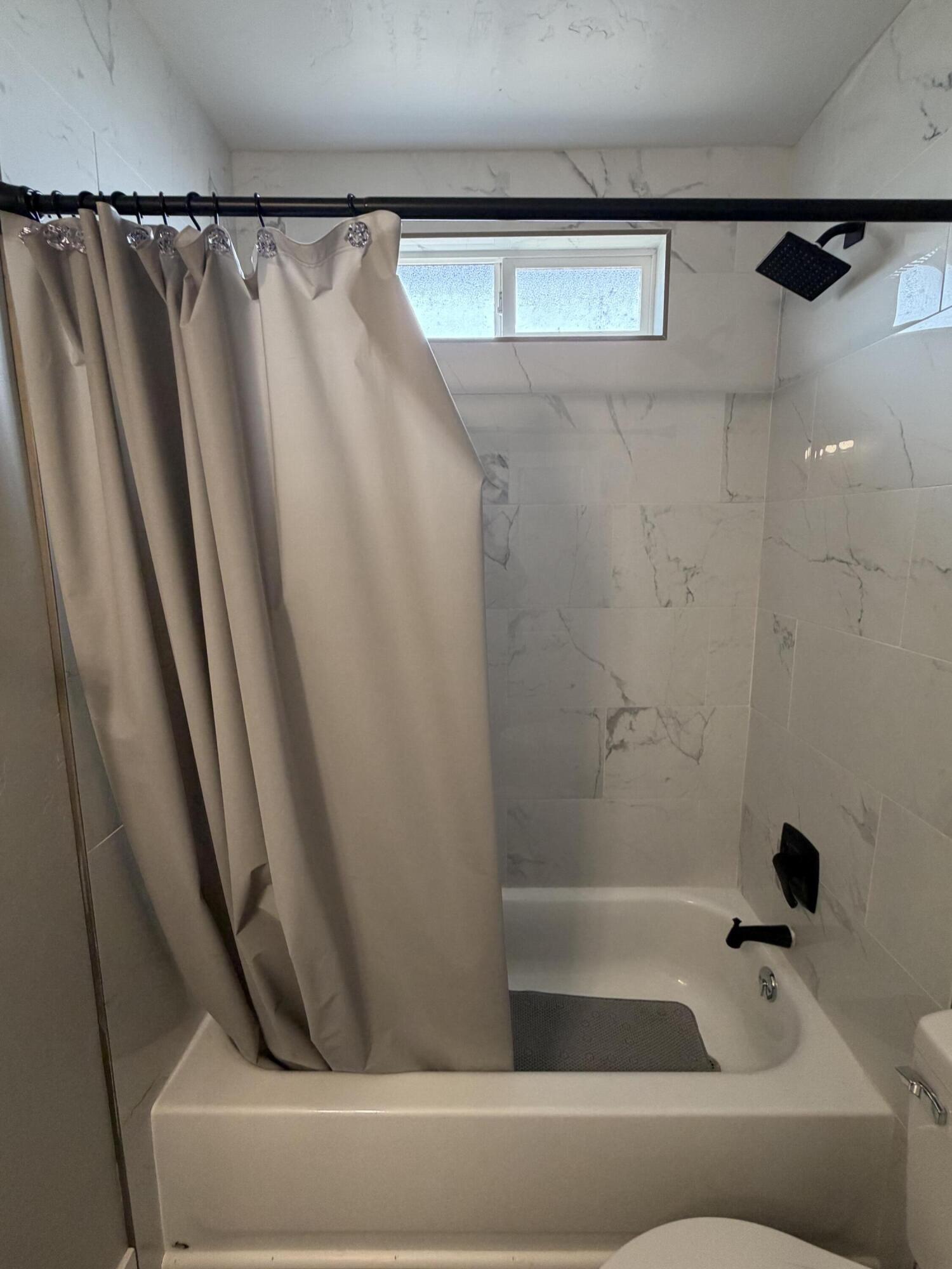 1244 N Central St, Visalia, CA 93291