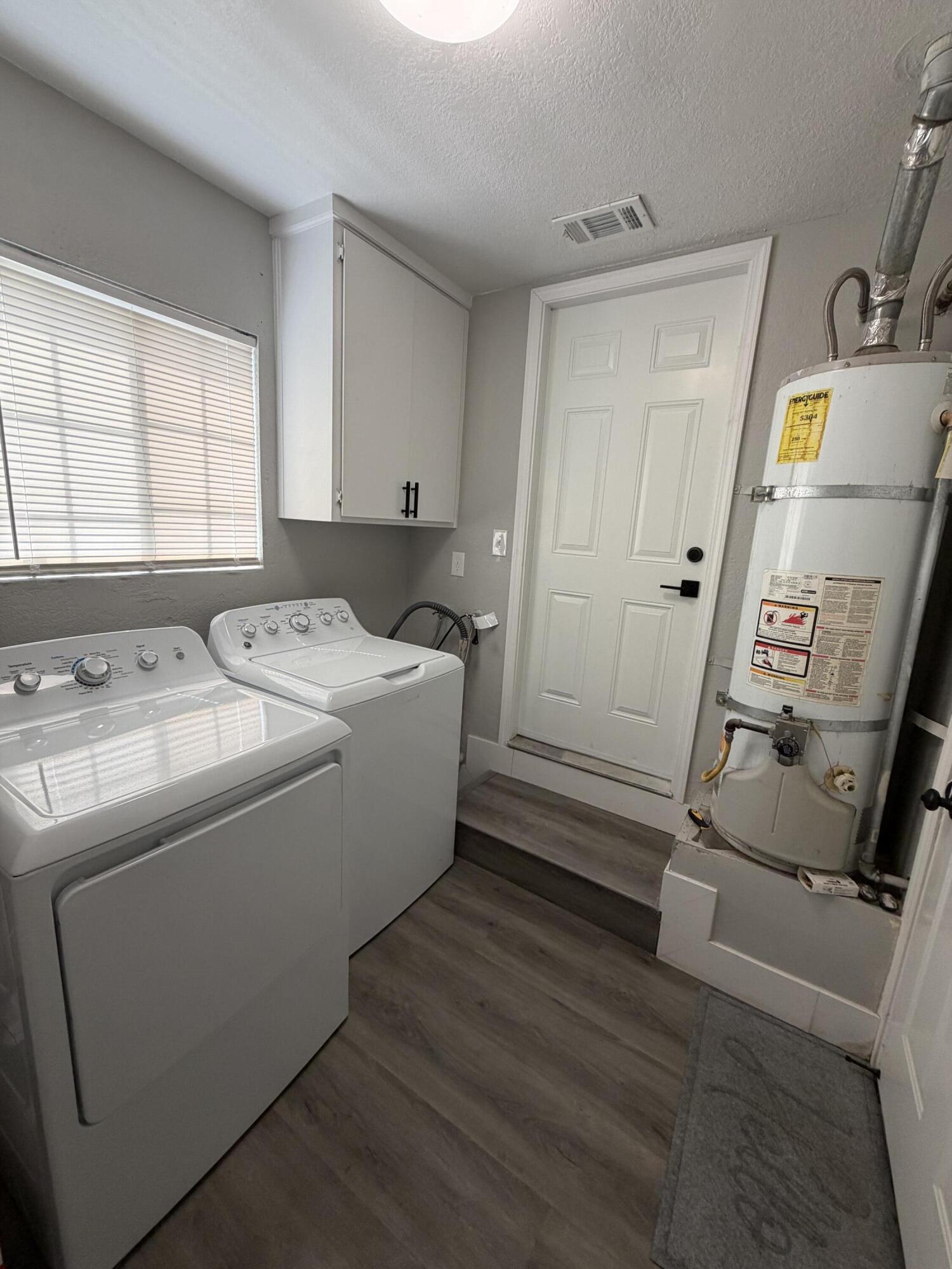 1244 N Central St, Visalia, CA 93291