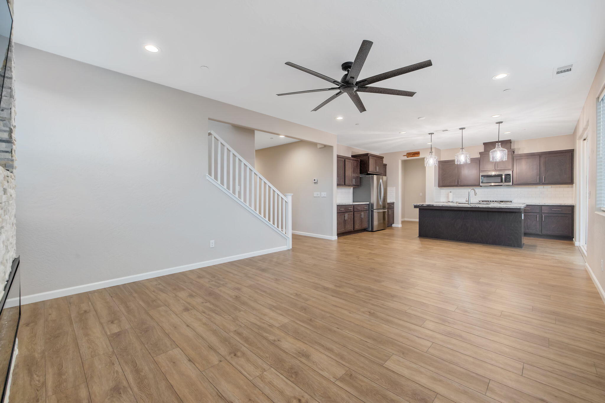 2802 Sand Hills Ave, Tulare, CA 93274