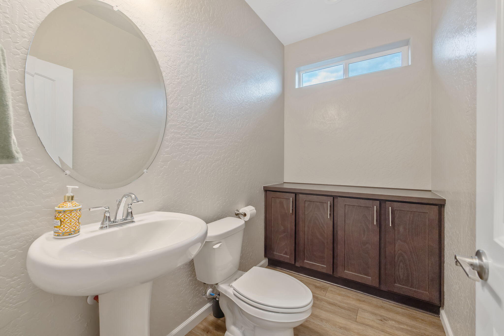 2802 Sand Hills Ave, Tulare, CA 93274
