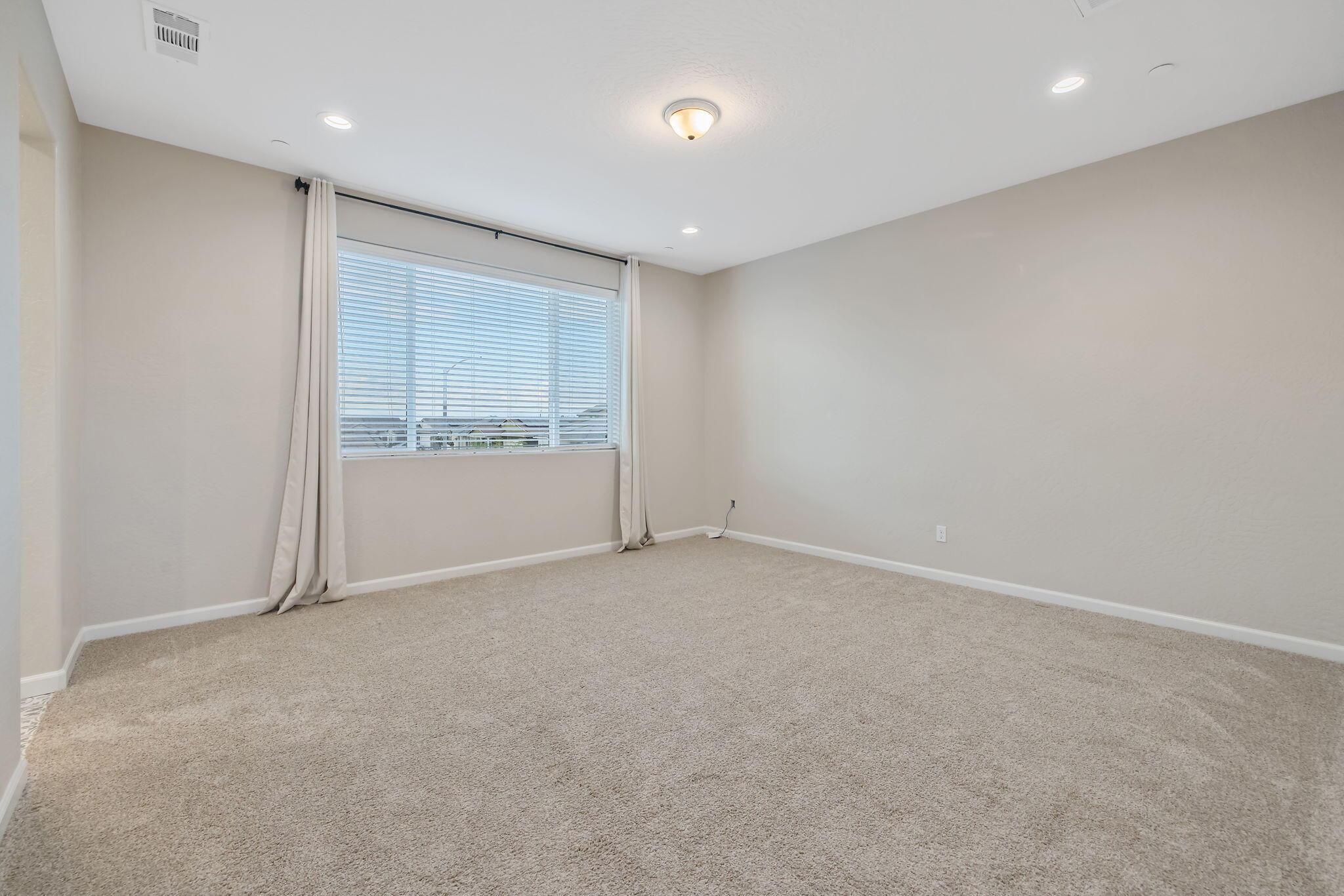 2802 Sand Hills Ave, Tulare, CA 93274