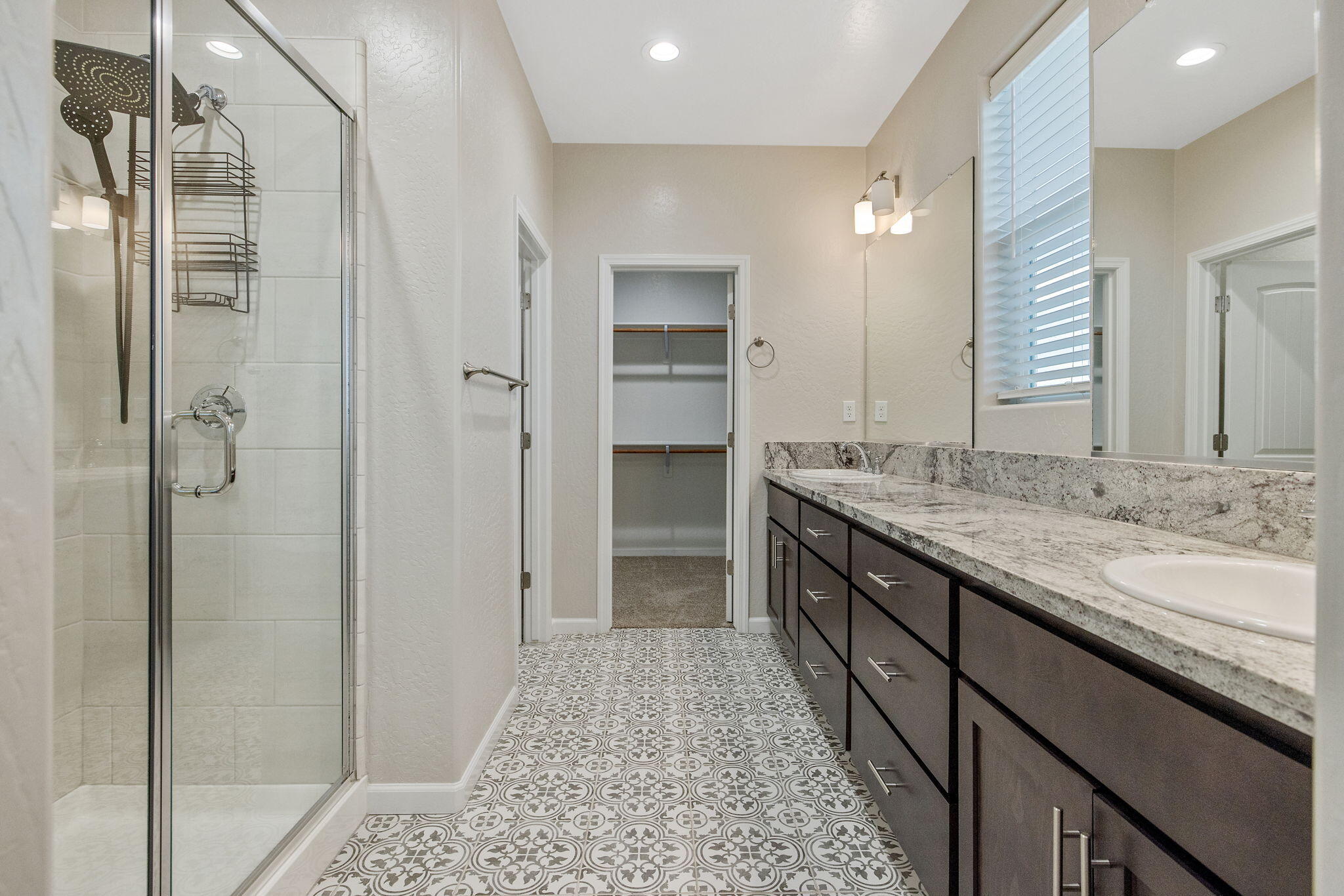 2802 Sand Hills Ave, Tulare, CA 93274
