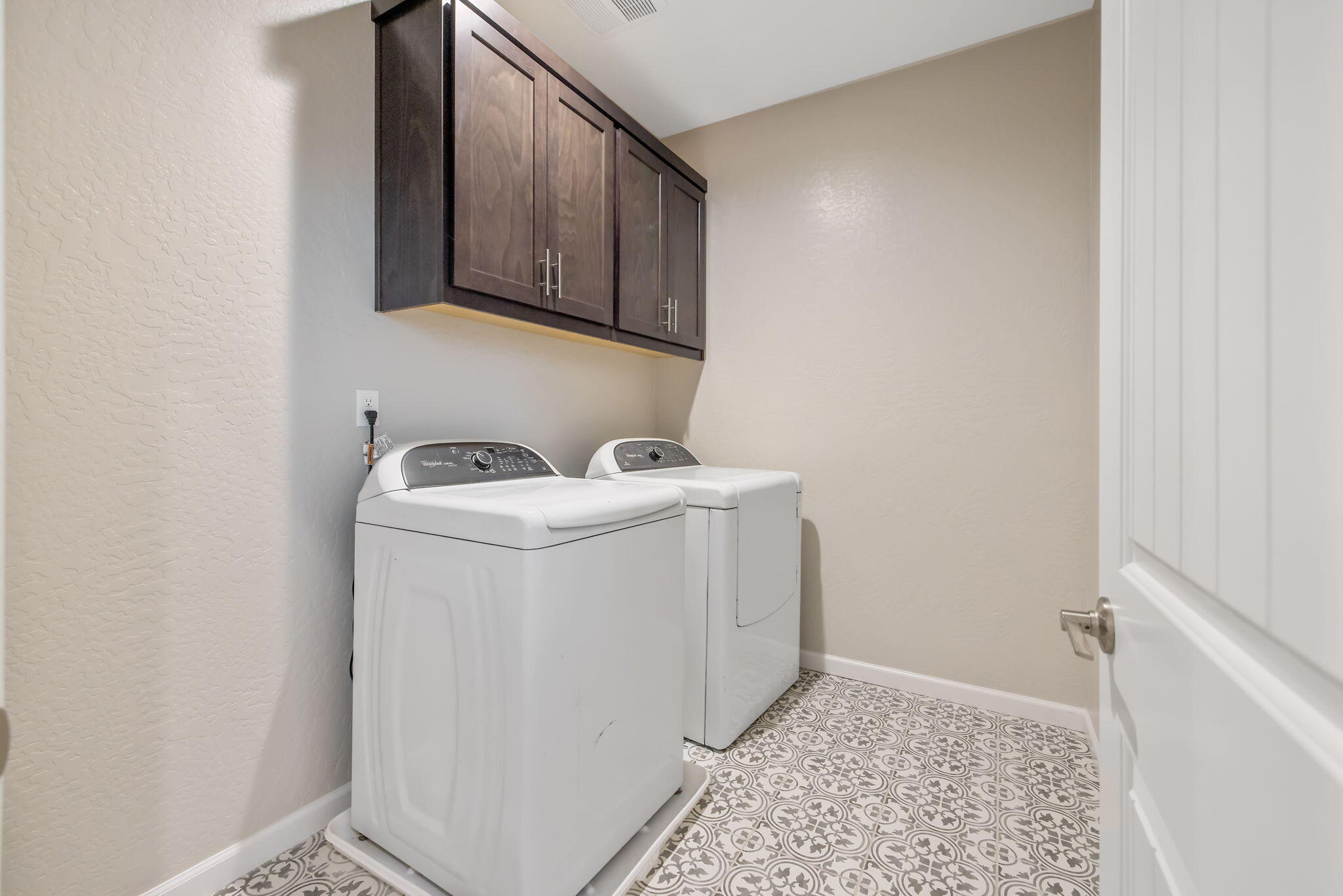 2802 Sand Hills Ave, Tulare, CA 93274
