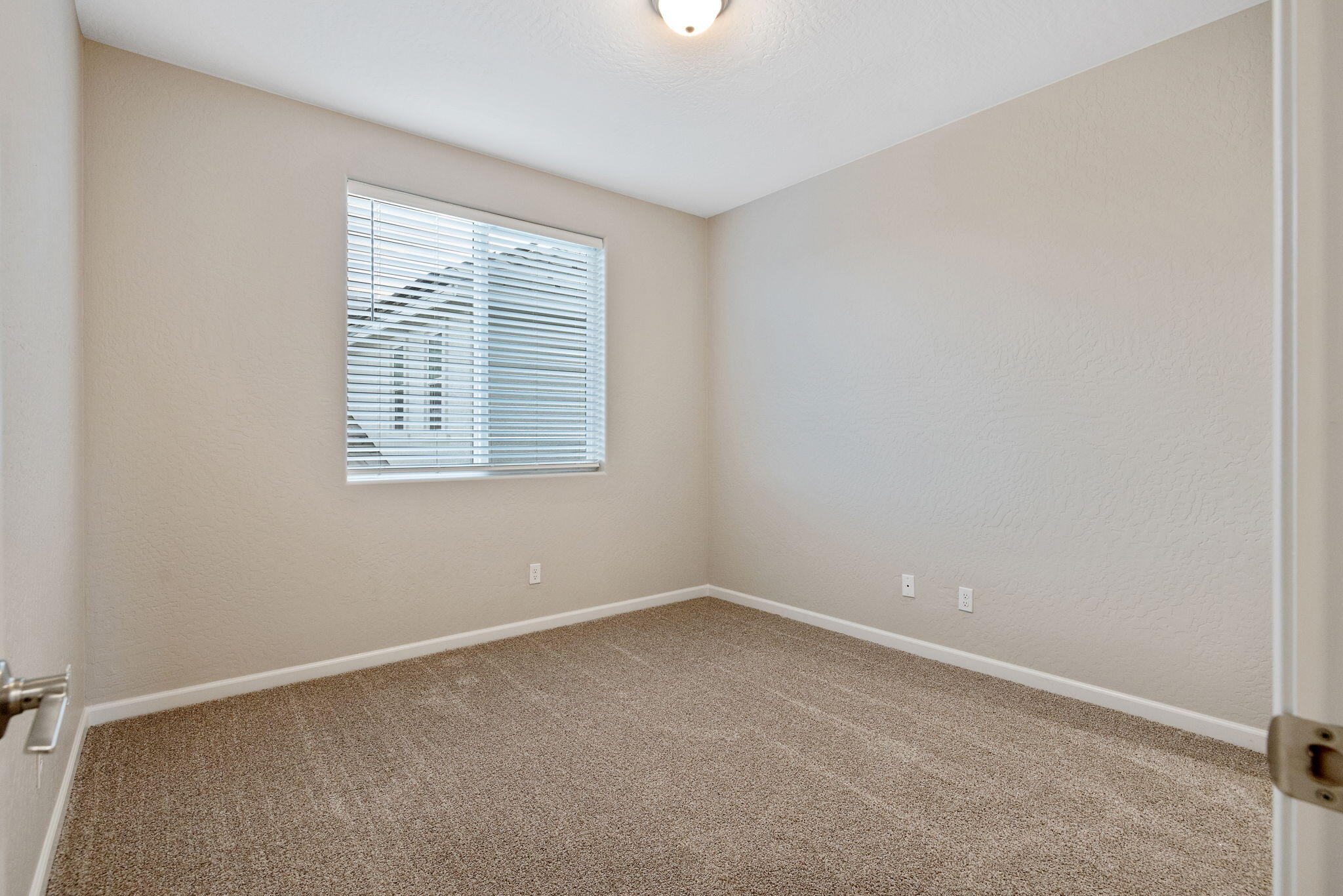 2802 Sand Hills Ave, Tulare, CA 93274