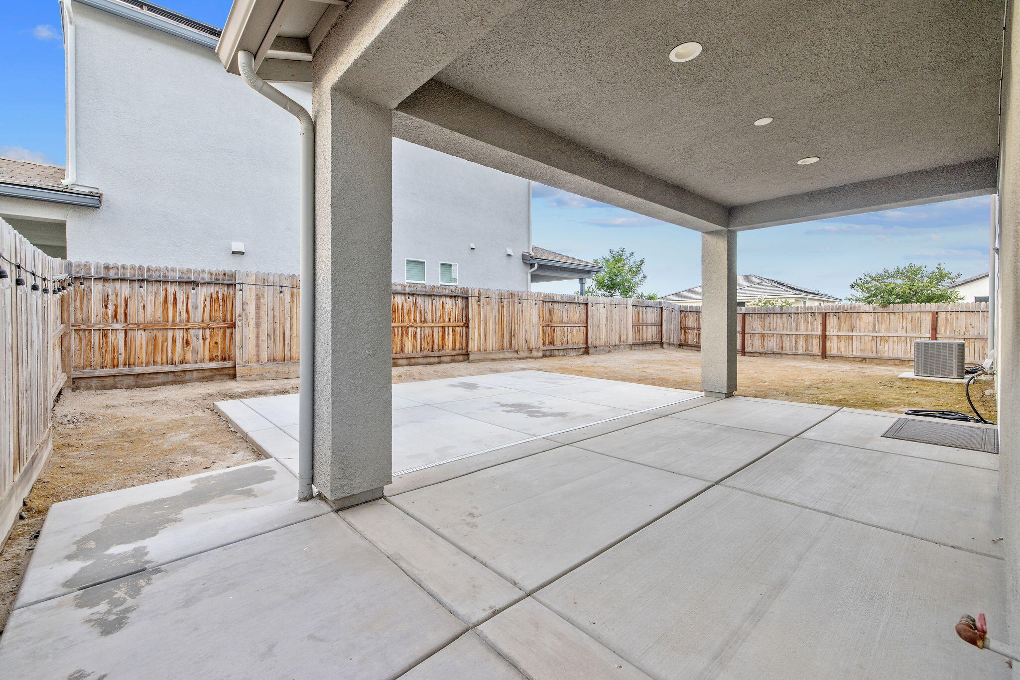 2802 Sand Hills Ave, Tulare, CA 93274