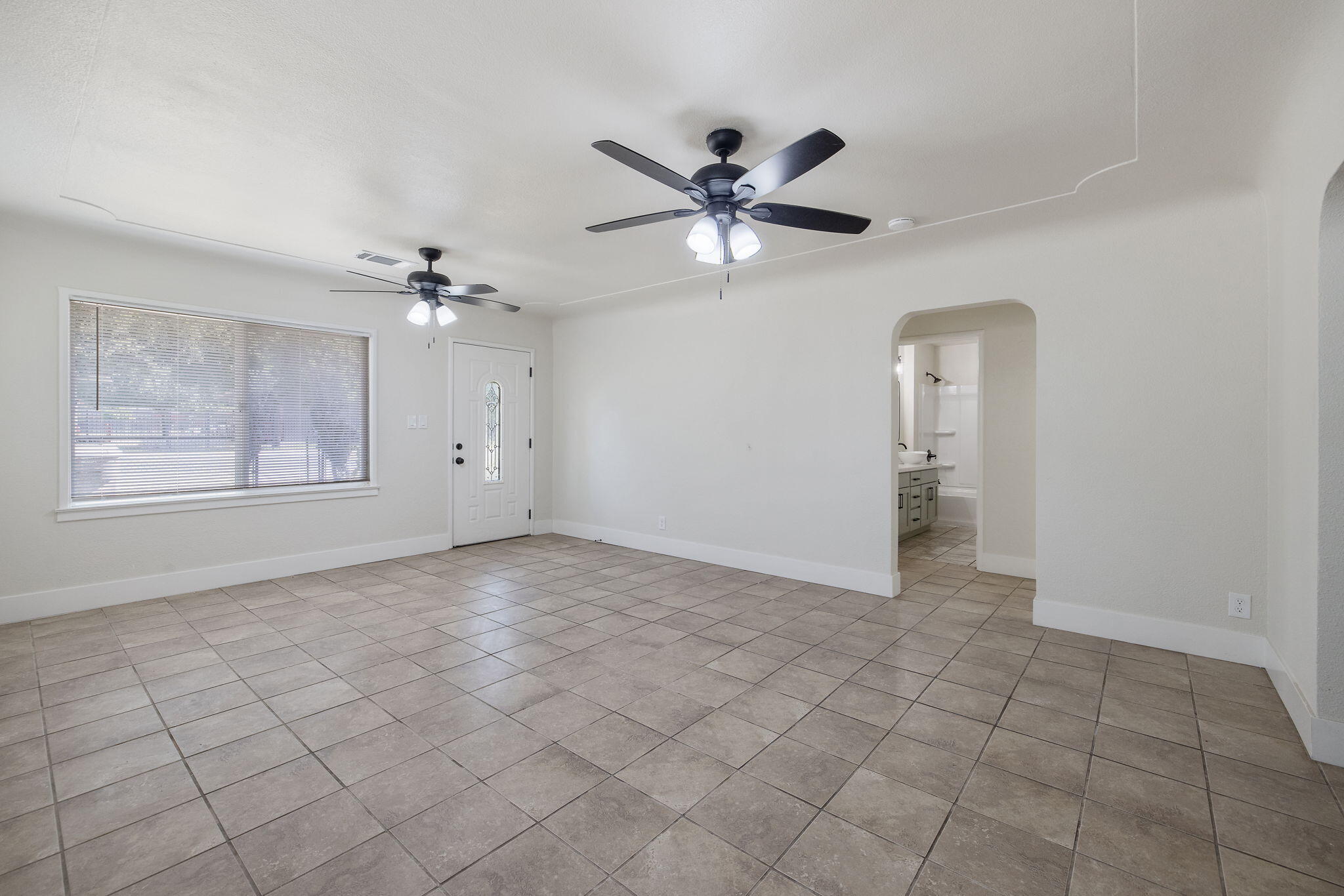 13872 Hanford Armona Rd, Armona, CA 93202