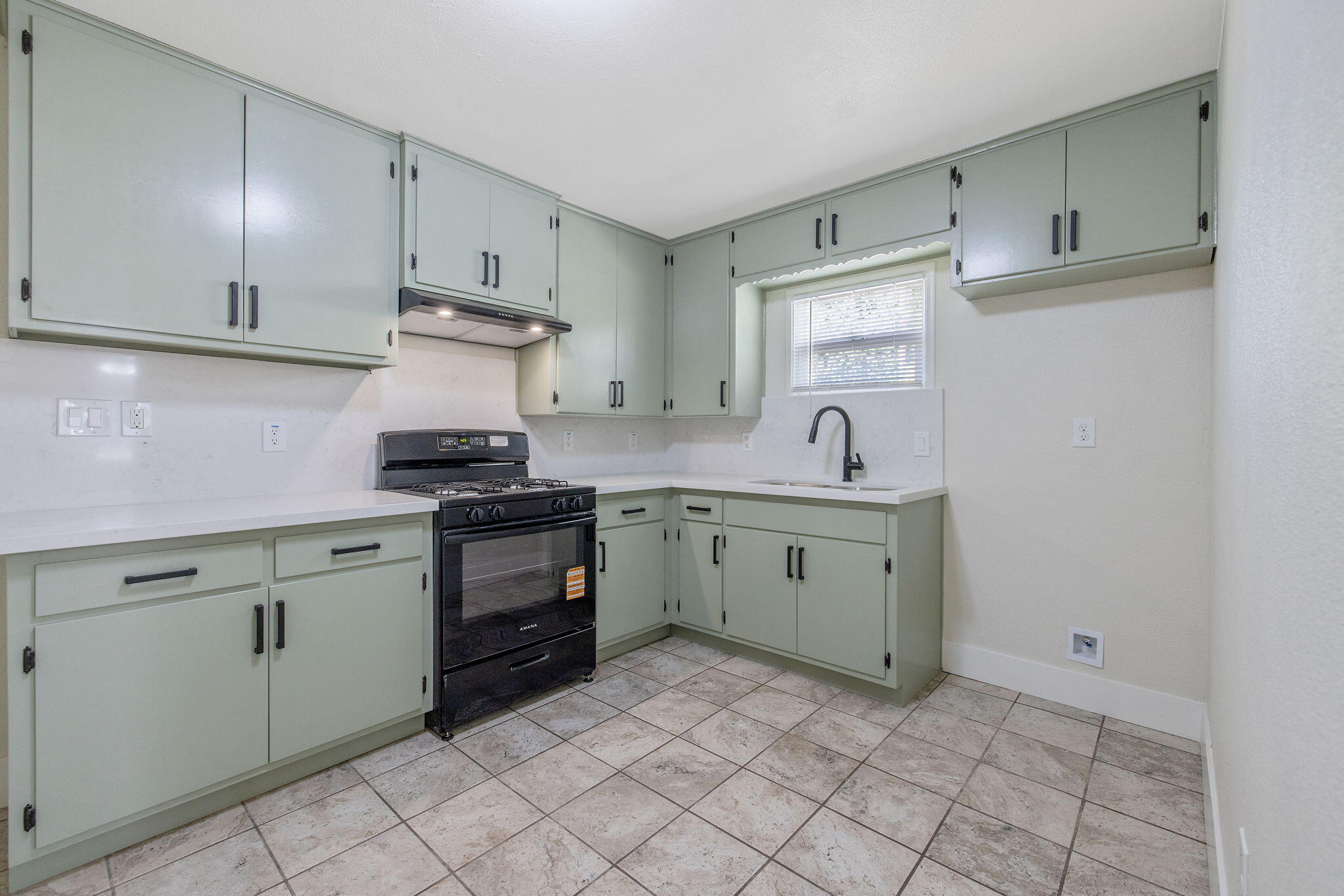 13872 Hanford Armona Rd, Armona, CA 93202