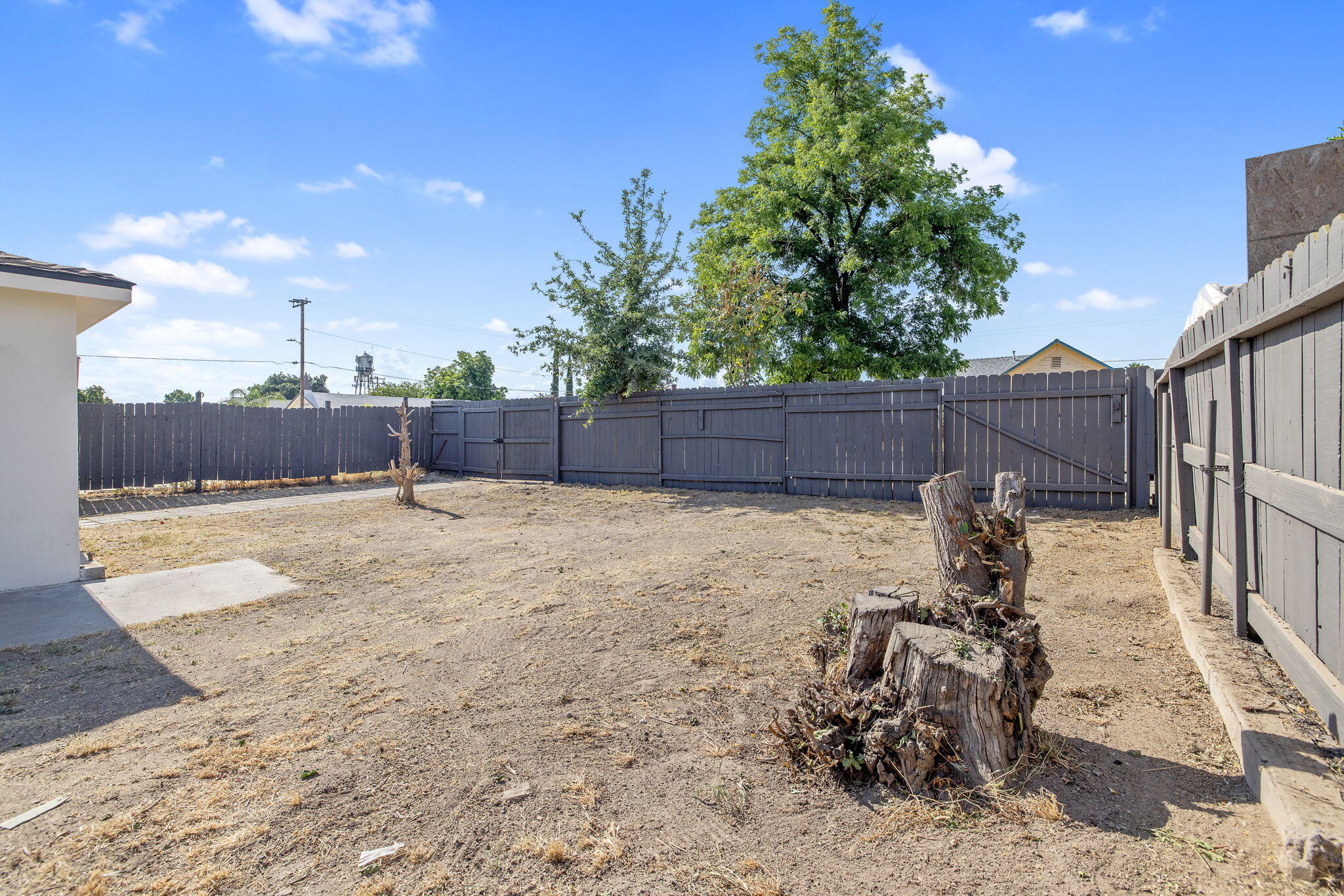 13872 Hanford Armona Rd, Armona, CA 93202