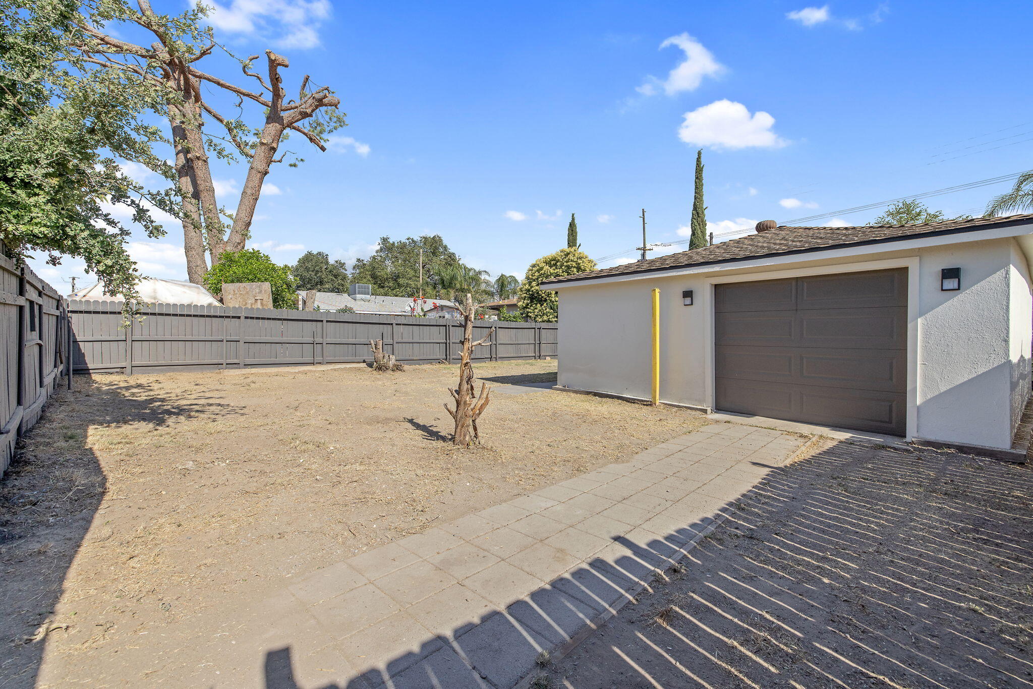 13872 Hanford Armona Rd, Armona, CA 93202