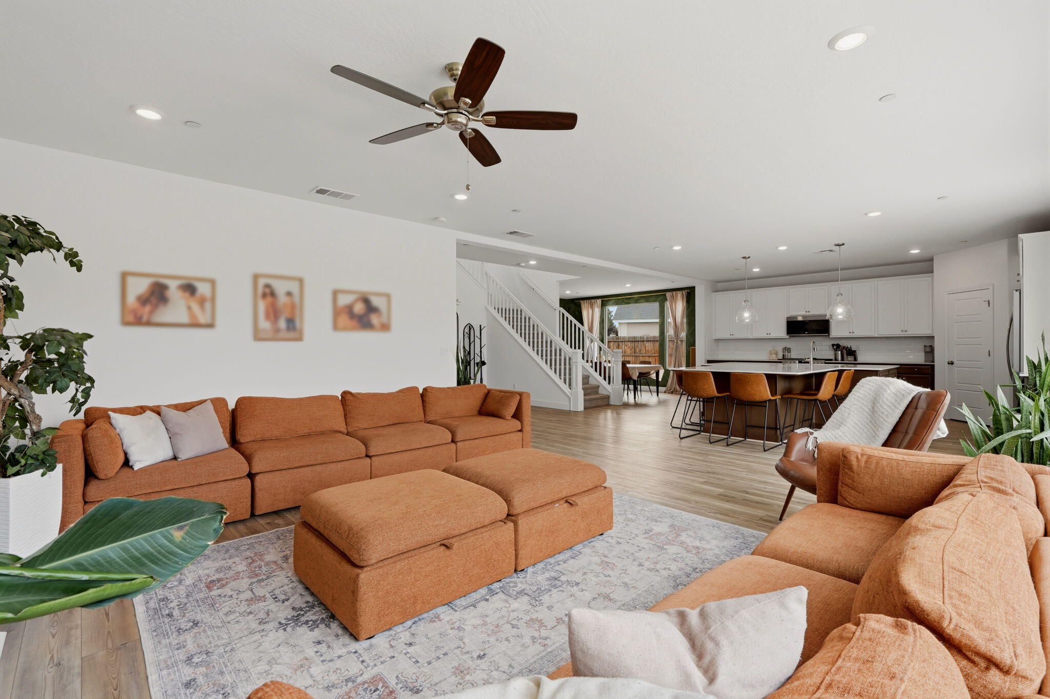 3742 N Encina Ct, Visalia, CA 93291