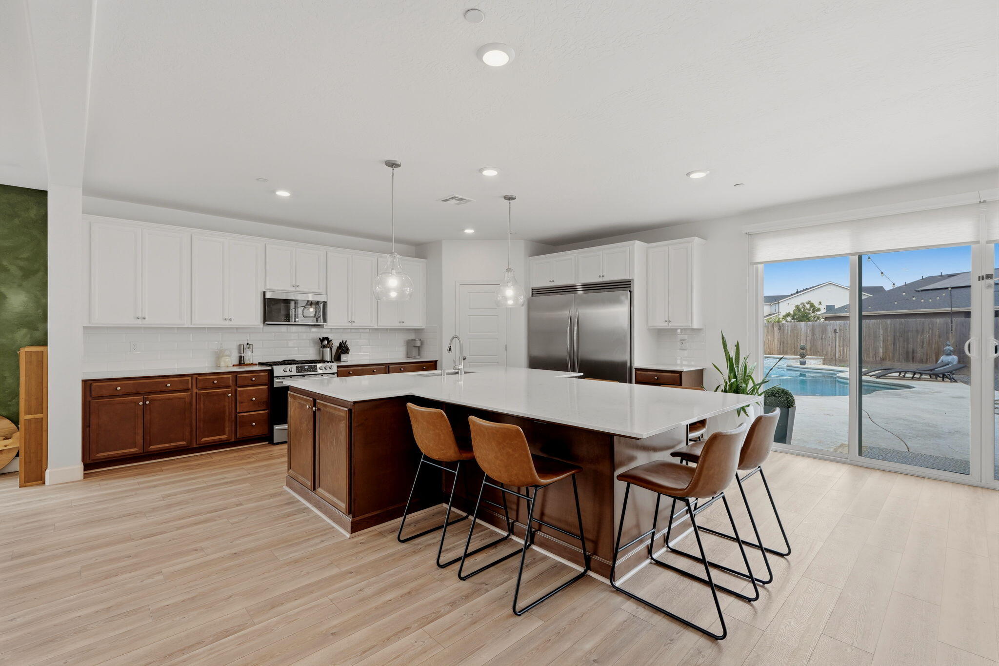 3742 N Encina Ct, Visalia, CA 93291