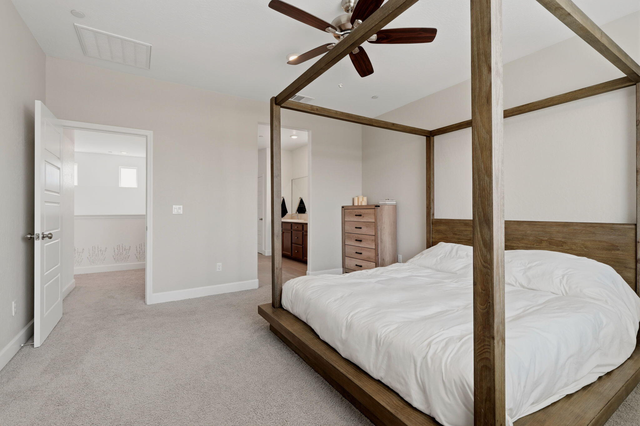 3742 N Encina Ct, Visalia, CA 93291
