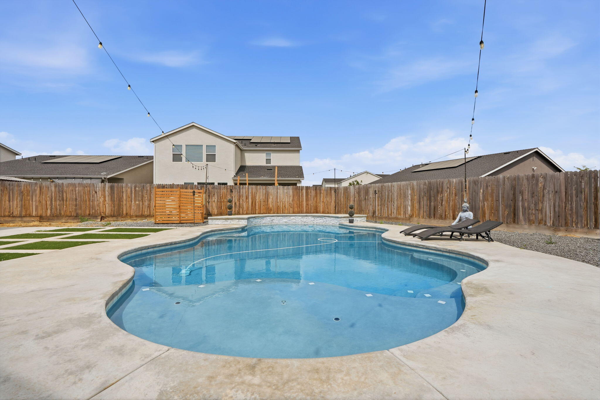 3742 N Encina Ct, Visalia, CA 93291