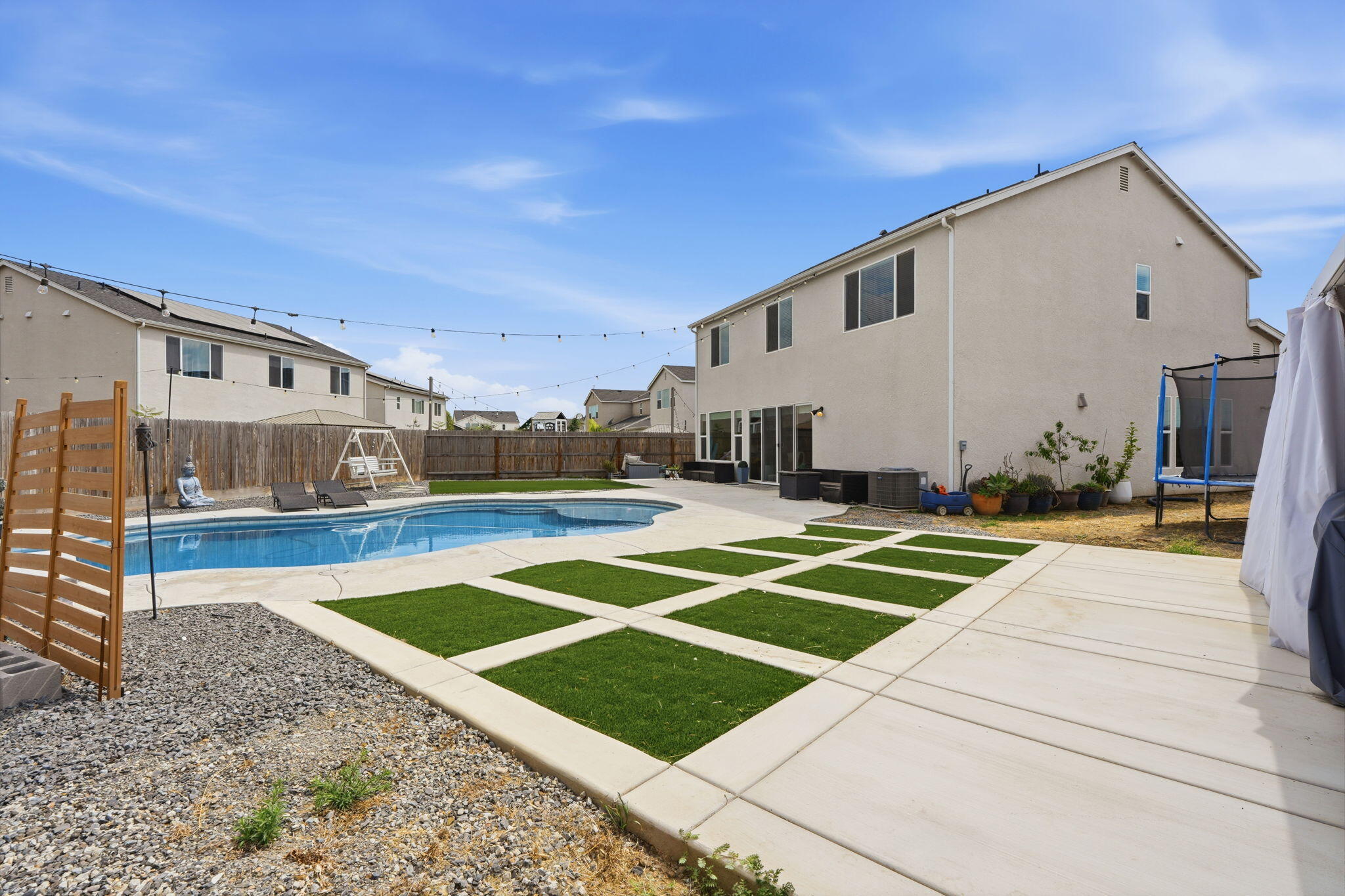 3742 N Encina Ct, Visalia, CA 93291