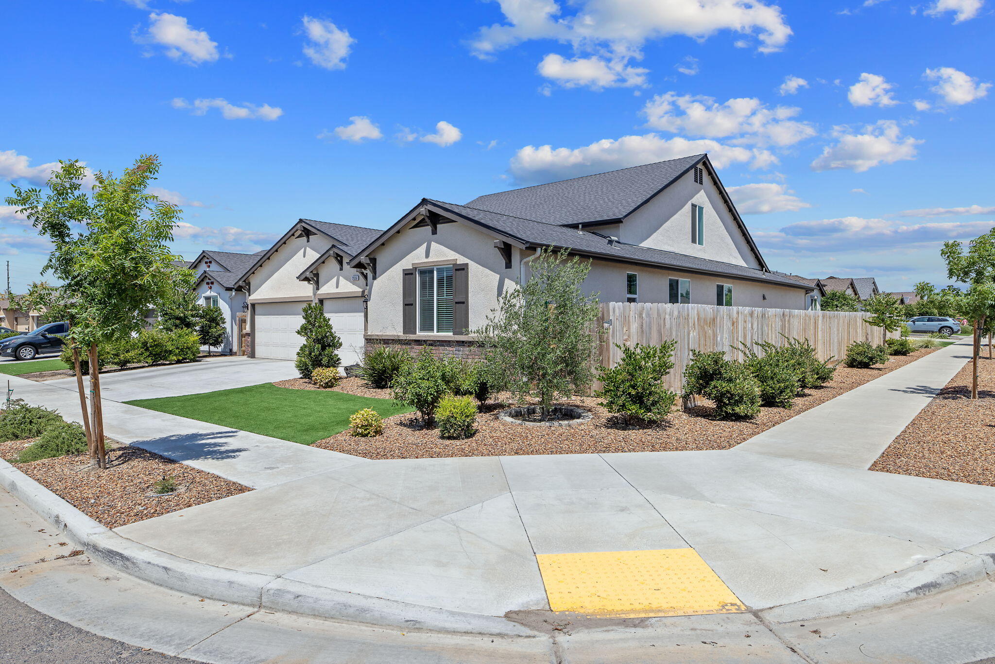 2936 S Irma St, Visalia, CA 93292