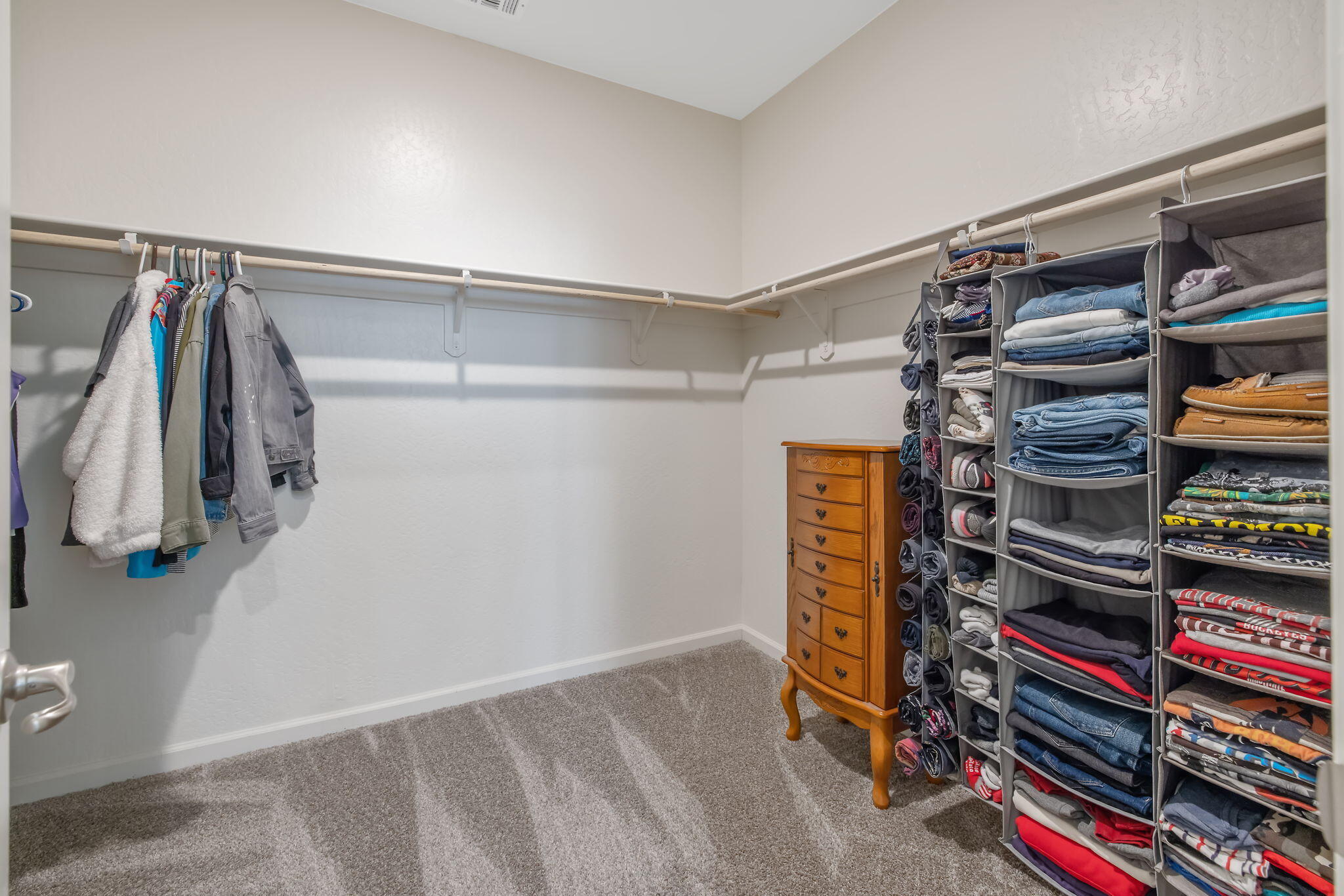 2936 S Irma St, Visalia, CA 93292