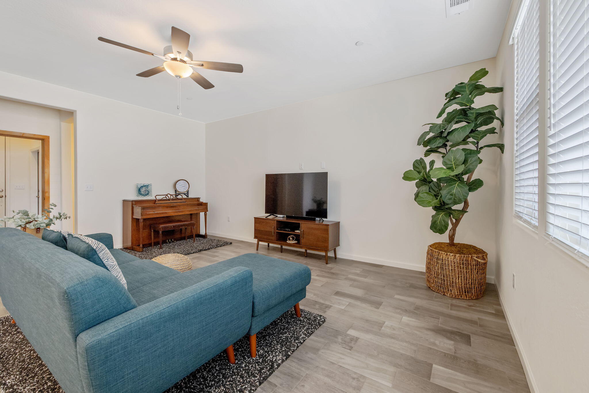 2936 S Irma St, Visalia, CA 93292
