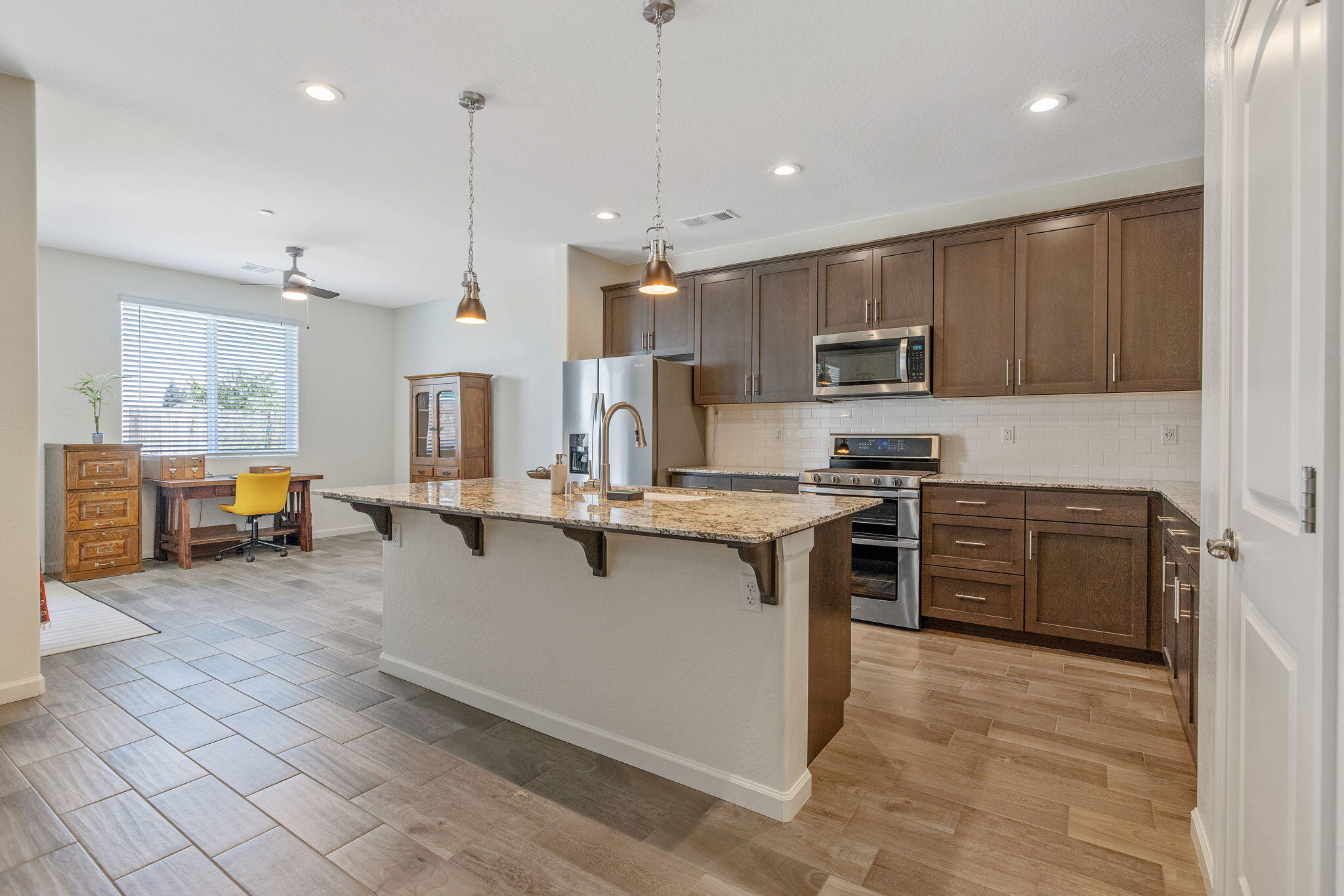 2936 S Irma St, Visalia, CA 93292