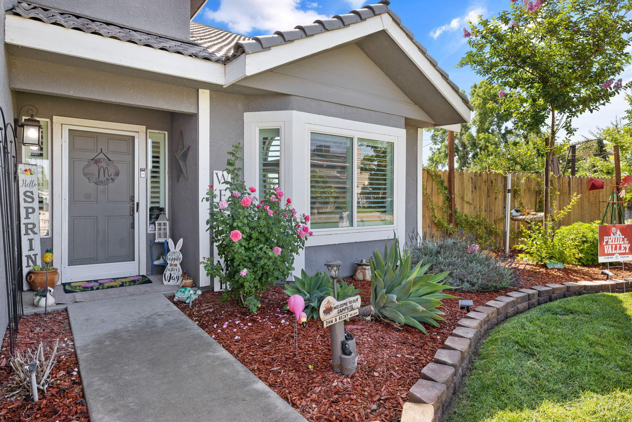 299 Orange Ct, Hanford, CA 93230