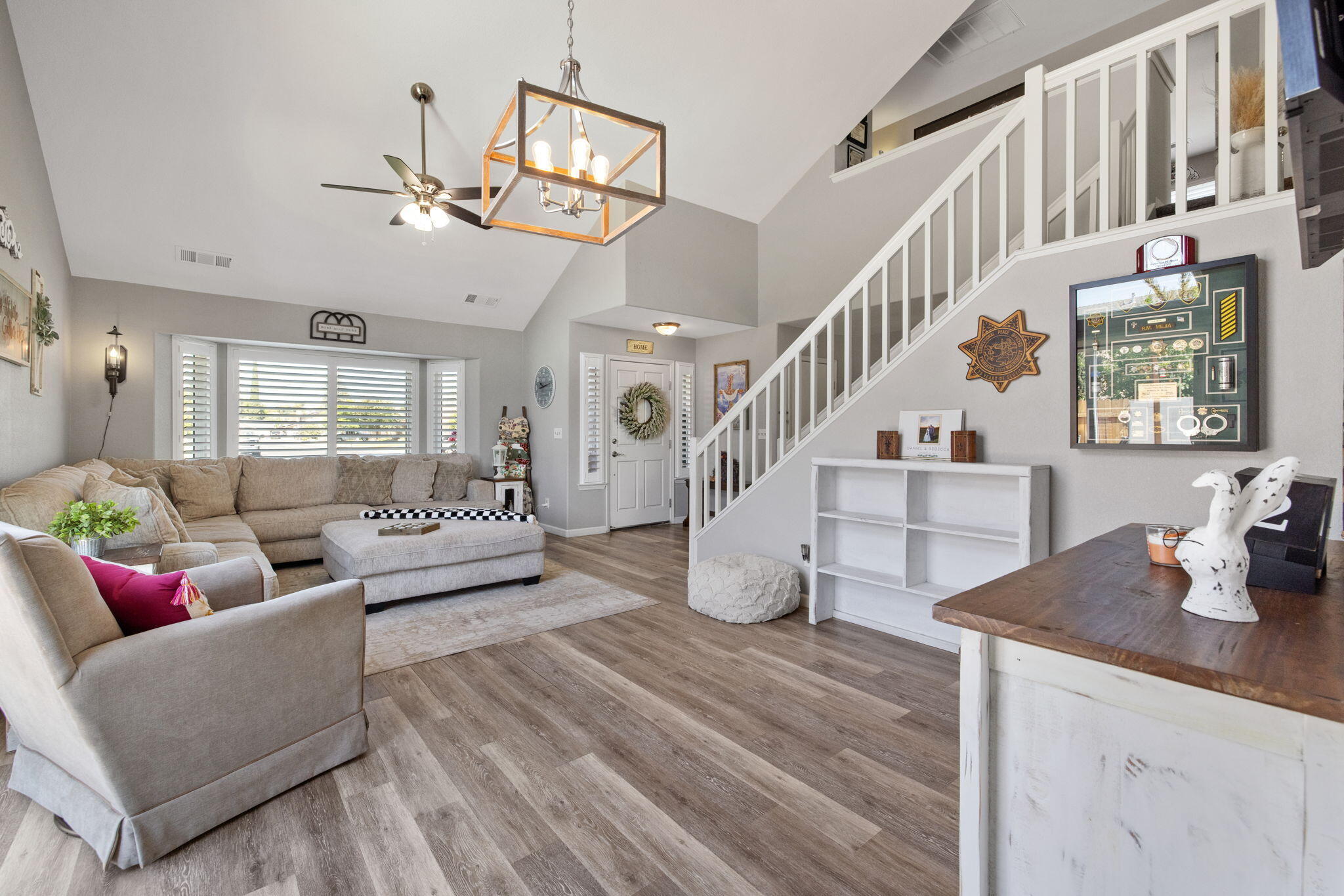 299 Orange Ct, Hanford, CA 93230