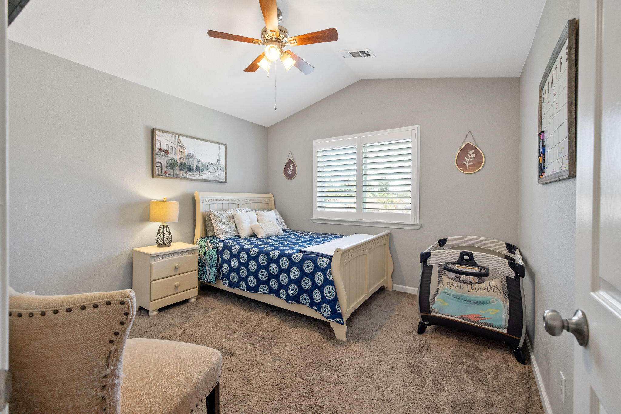 299 Orange Ct, Hanford, CA 93230