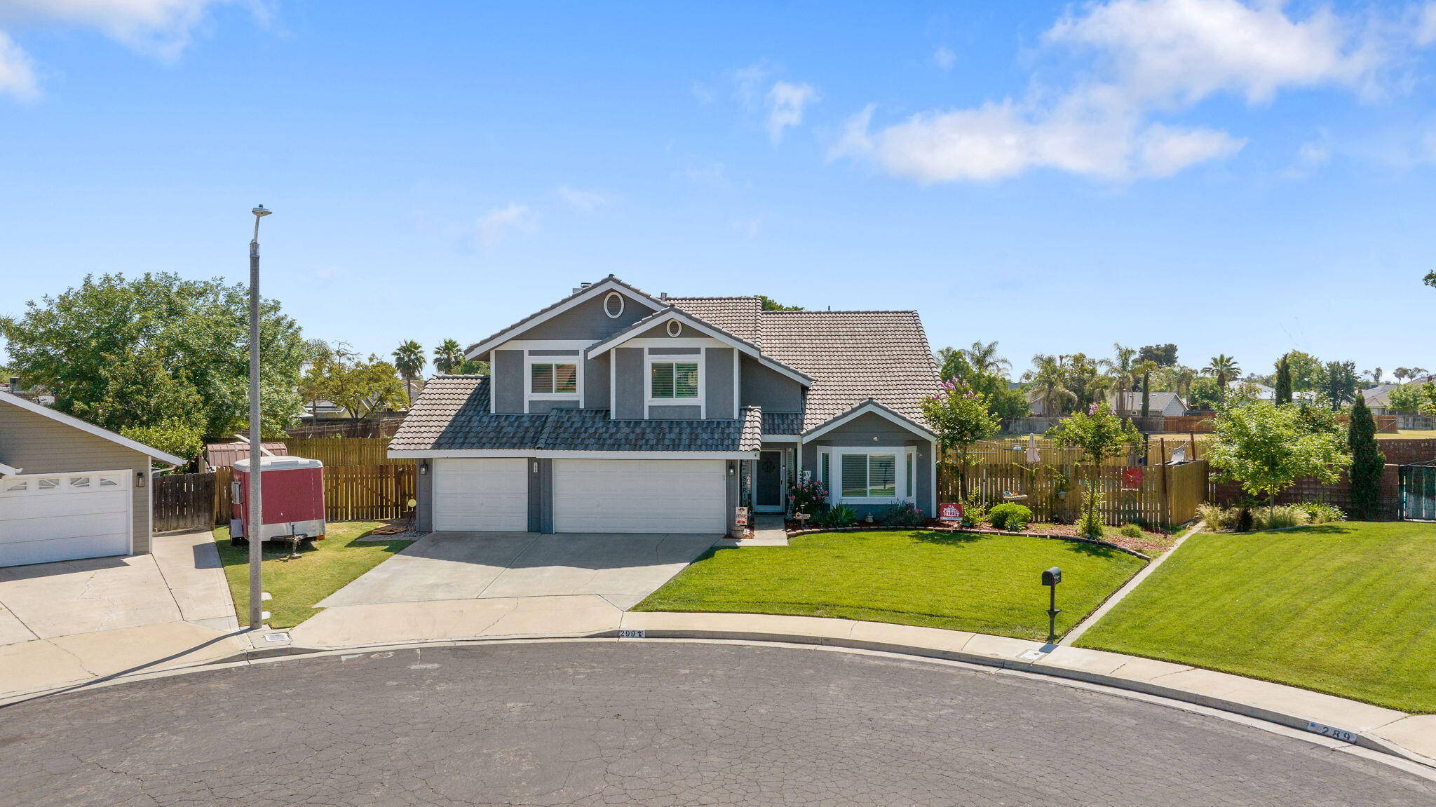 299 Orange Ct, Hanford, CA 93230