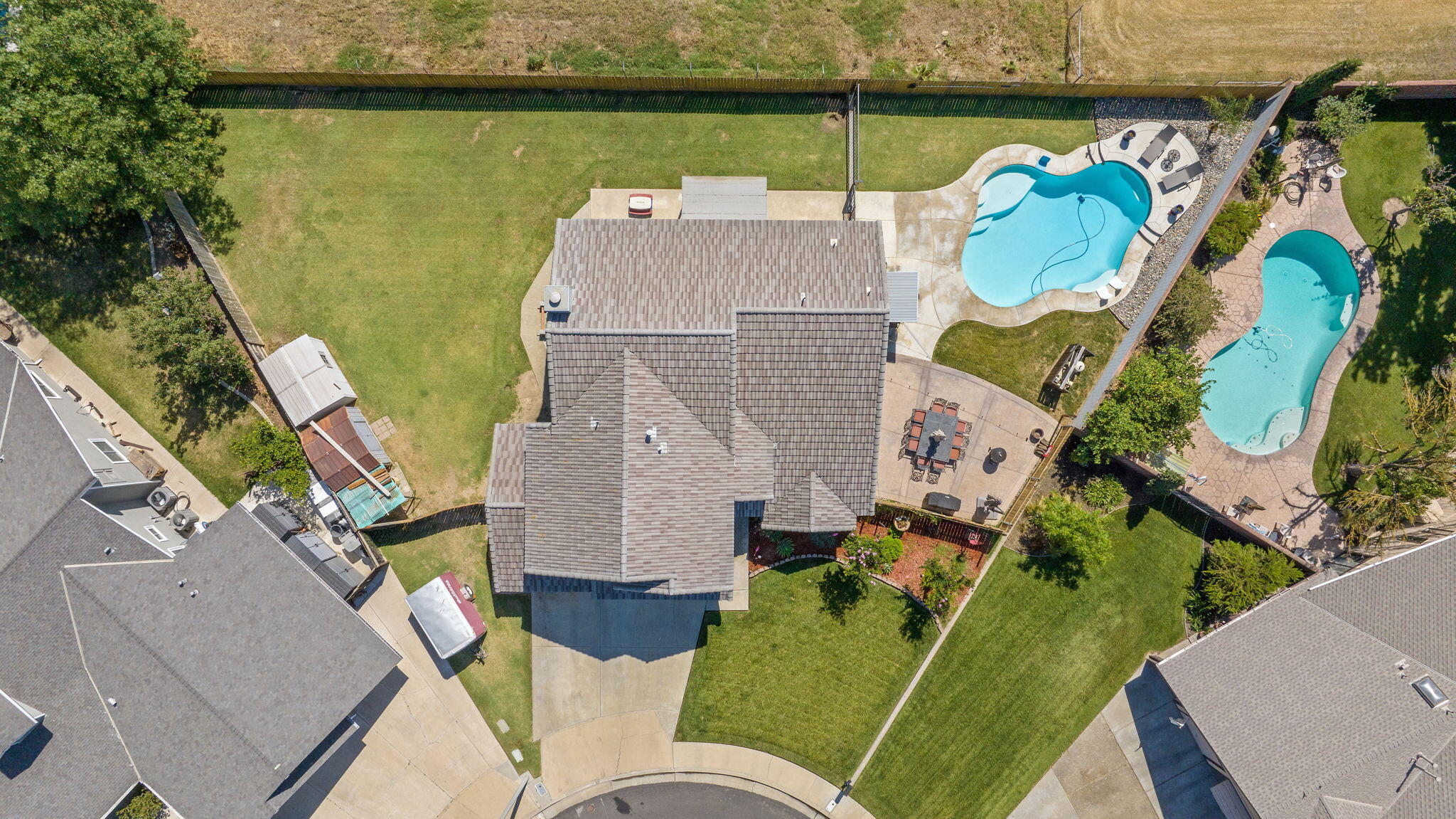 299 Orange Ct, Hanford, CA 93230