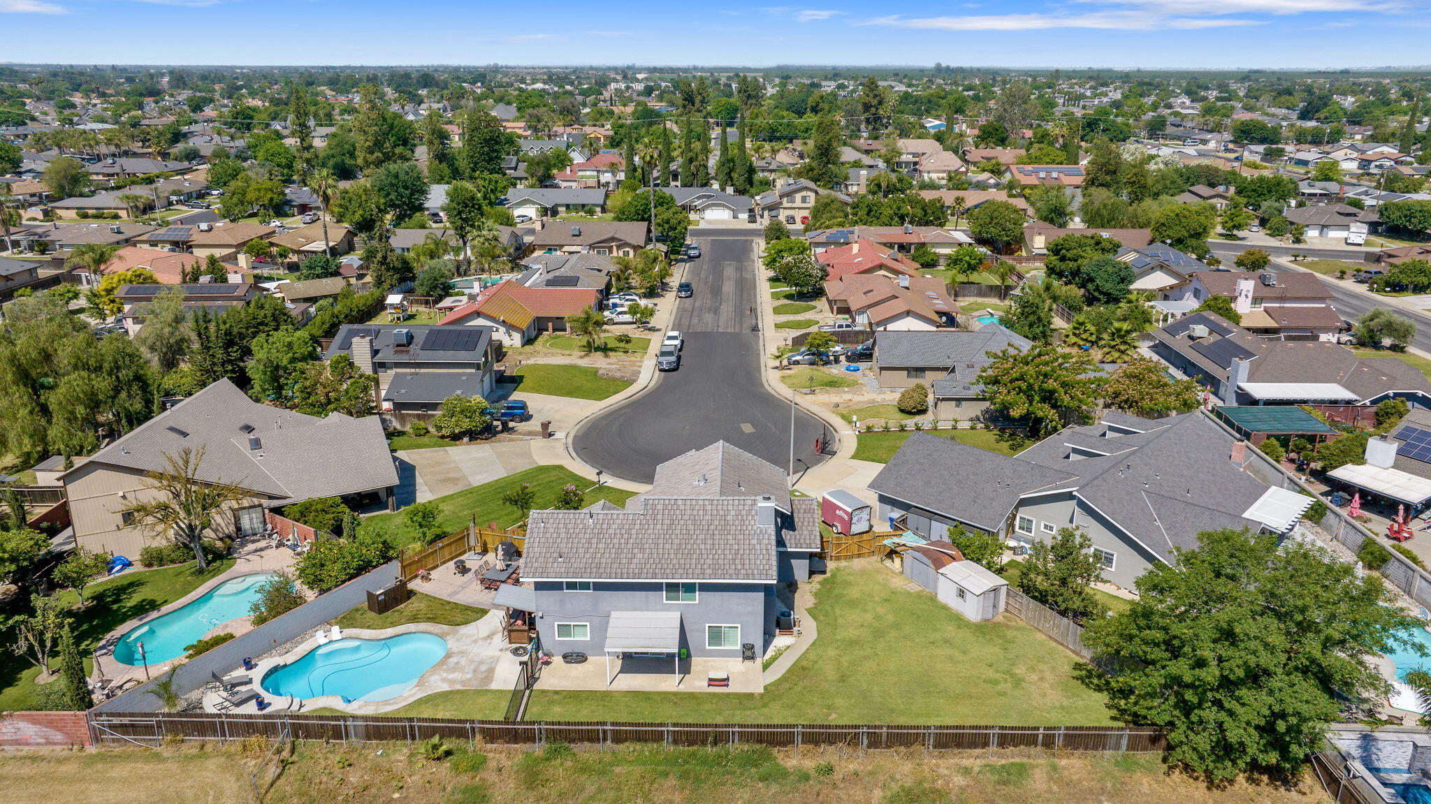 299 Orange Ct, Hanford, CA 93230