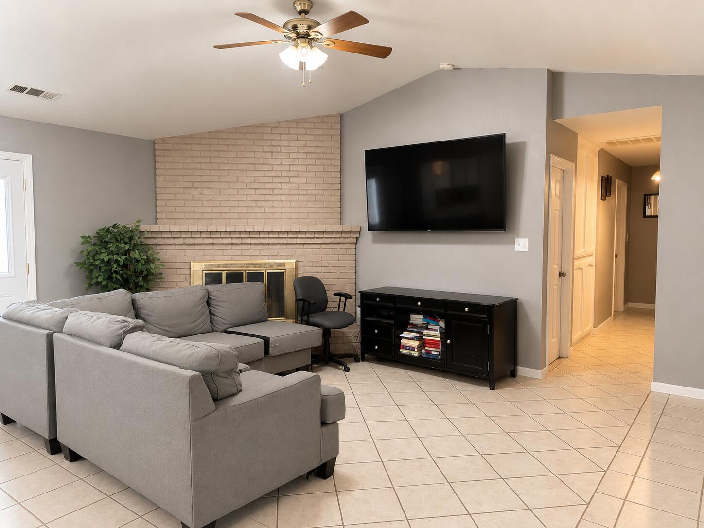 1936 Cypress Cove Dr, Tulare, CA 93274