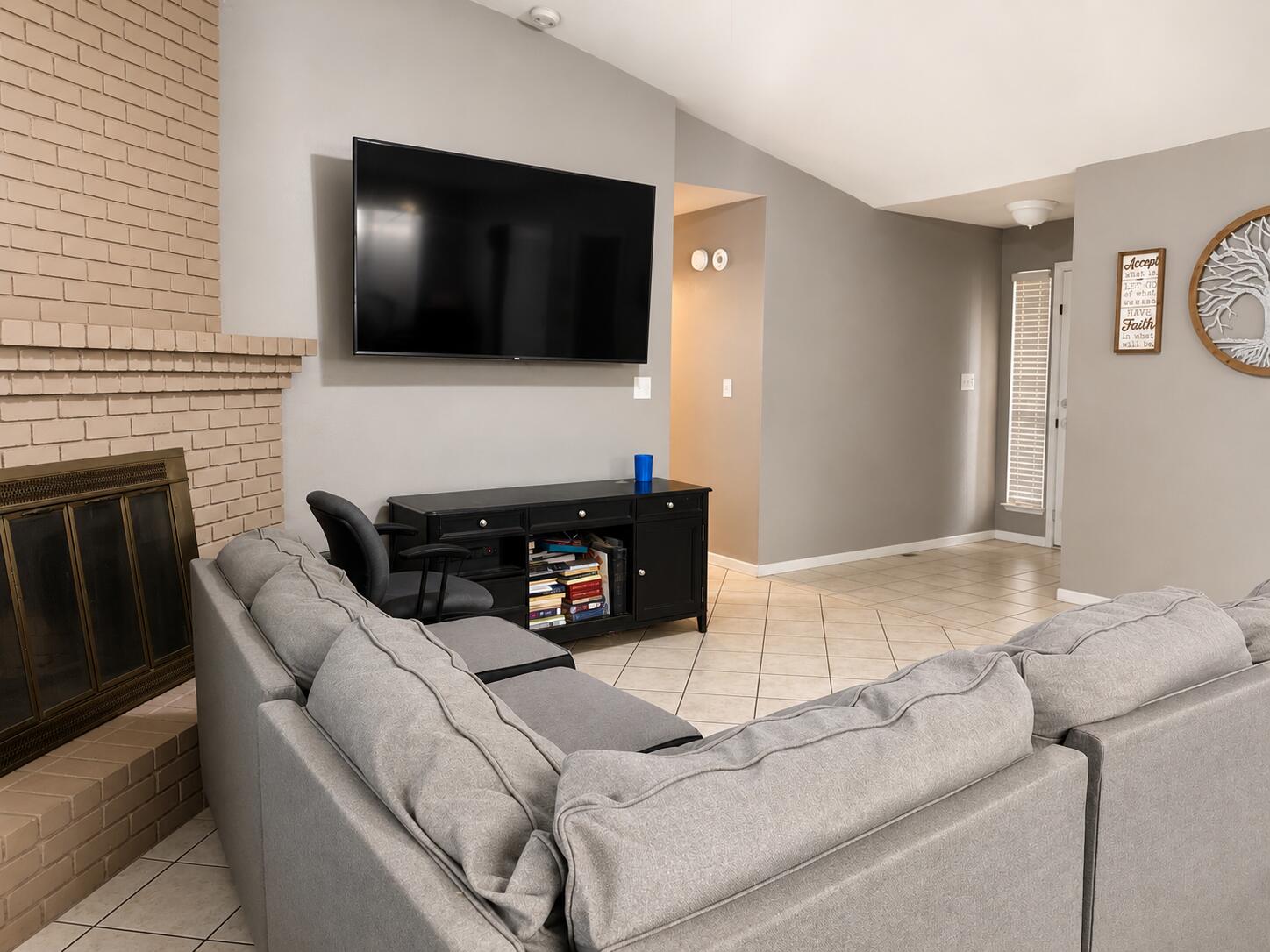 1936 Cypress Cove Dr, Tulare, CA 93274