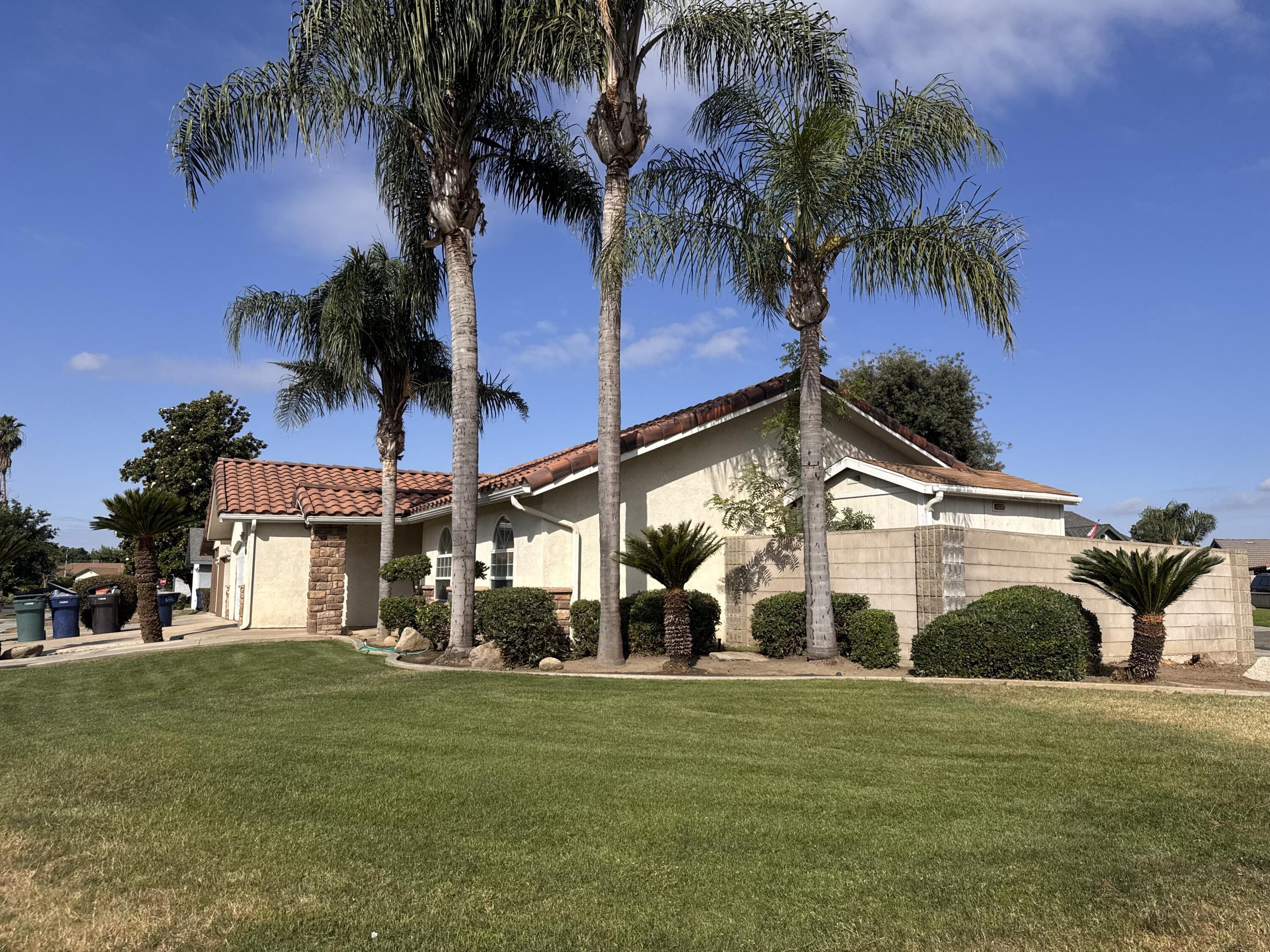 1936 Cypress Cove Dr, Tulare, CA 93274