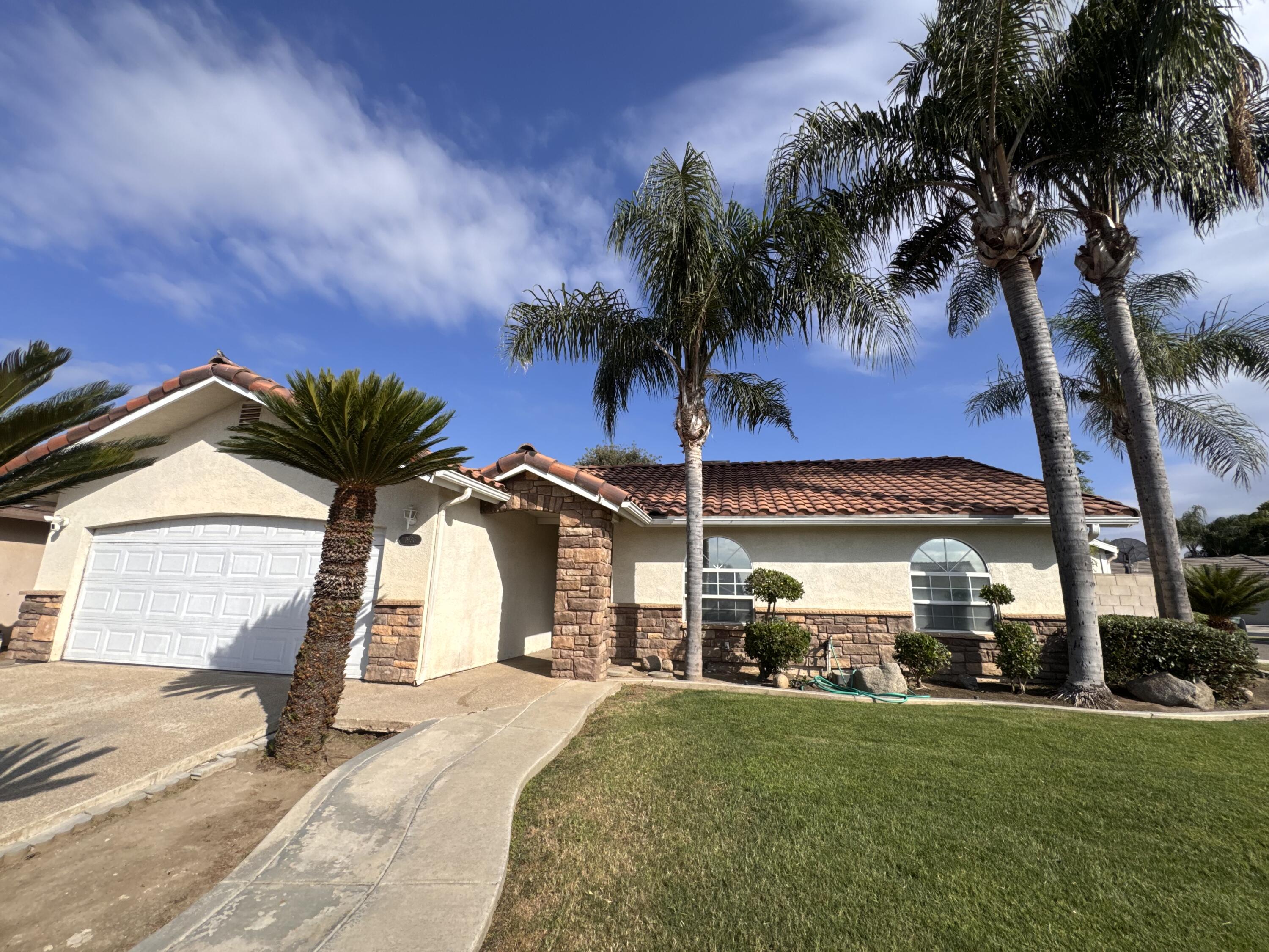 1936 Cypress Cove Dr, Tulare, CA 93274