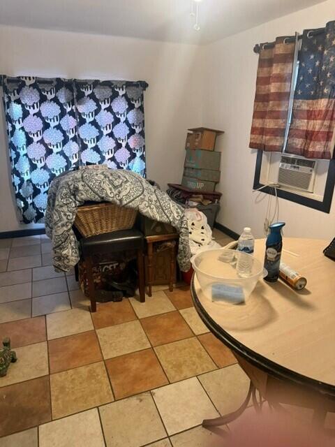 561 S I St, Tulare, CA 93274