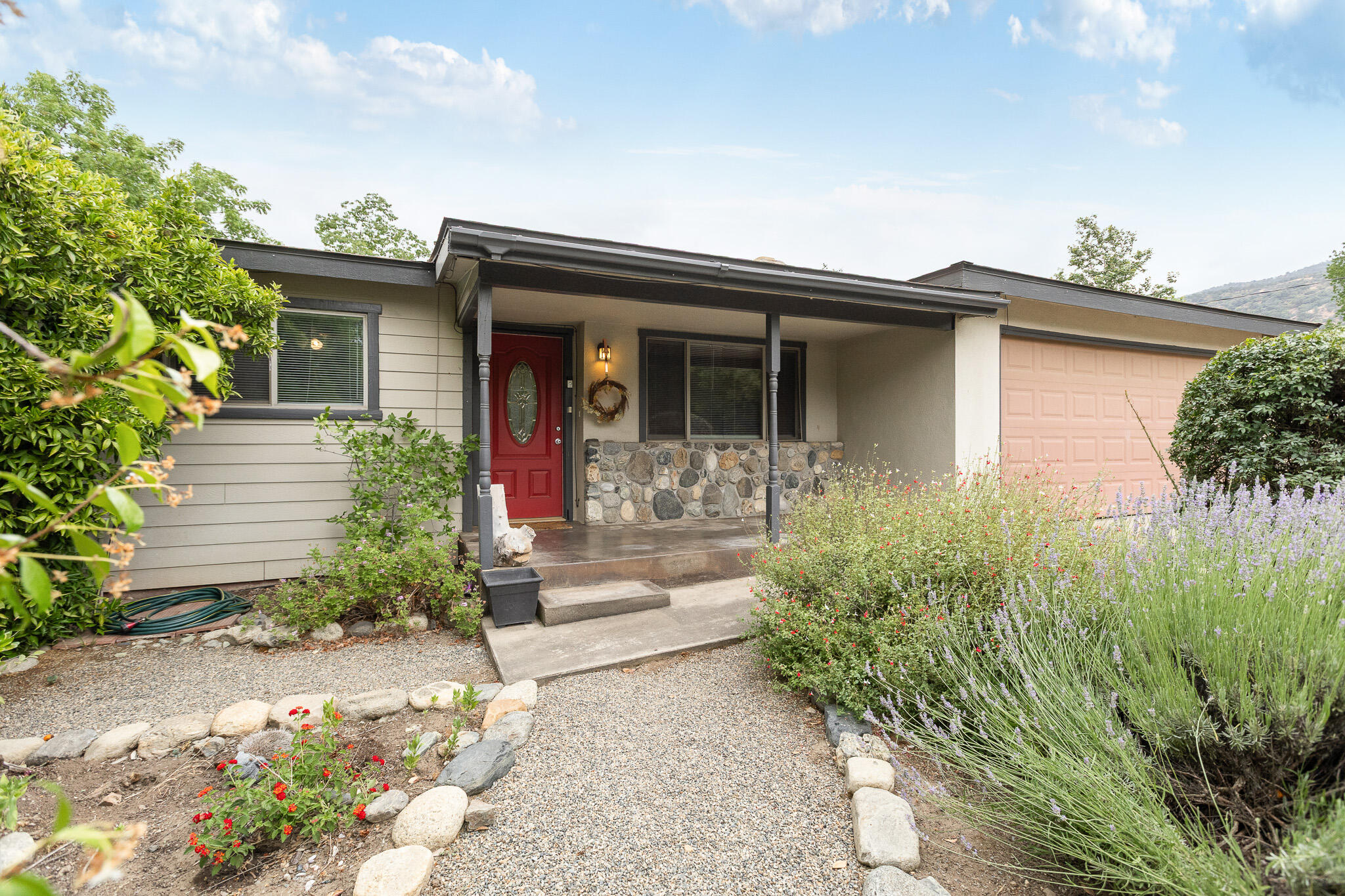 40826 Grouse Dr, Three Rivers, CA 93271