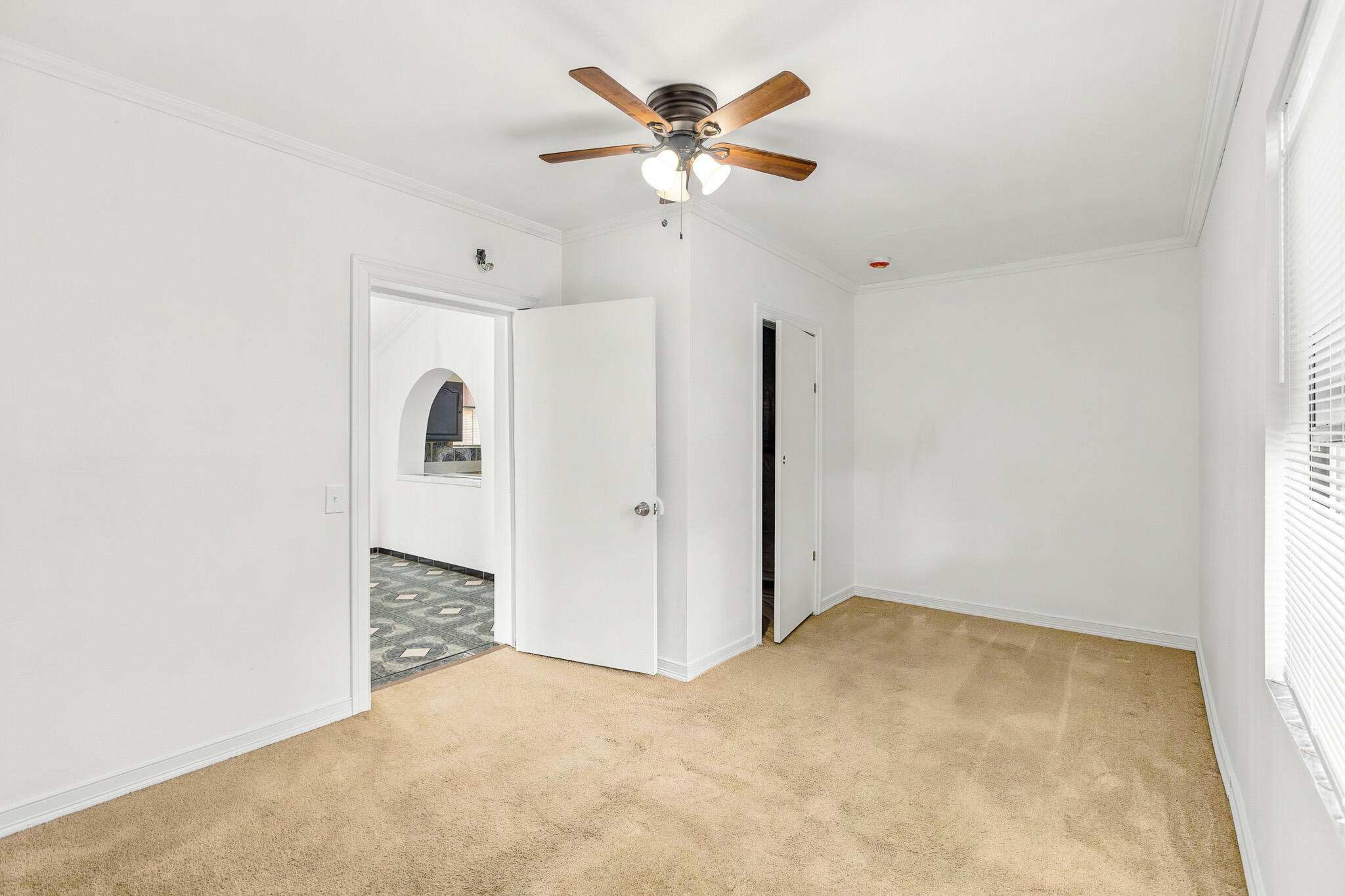 233 W River Ave, Porterville, CA 93257