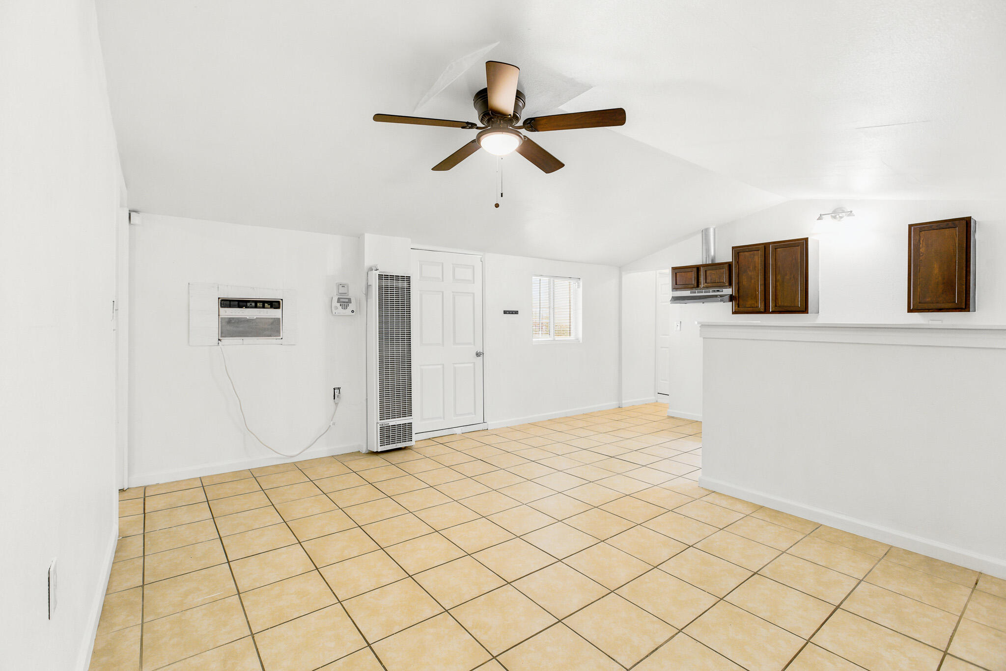 233 W River Ave, Porterville, CA 93257