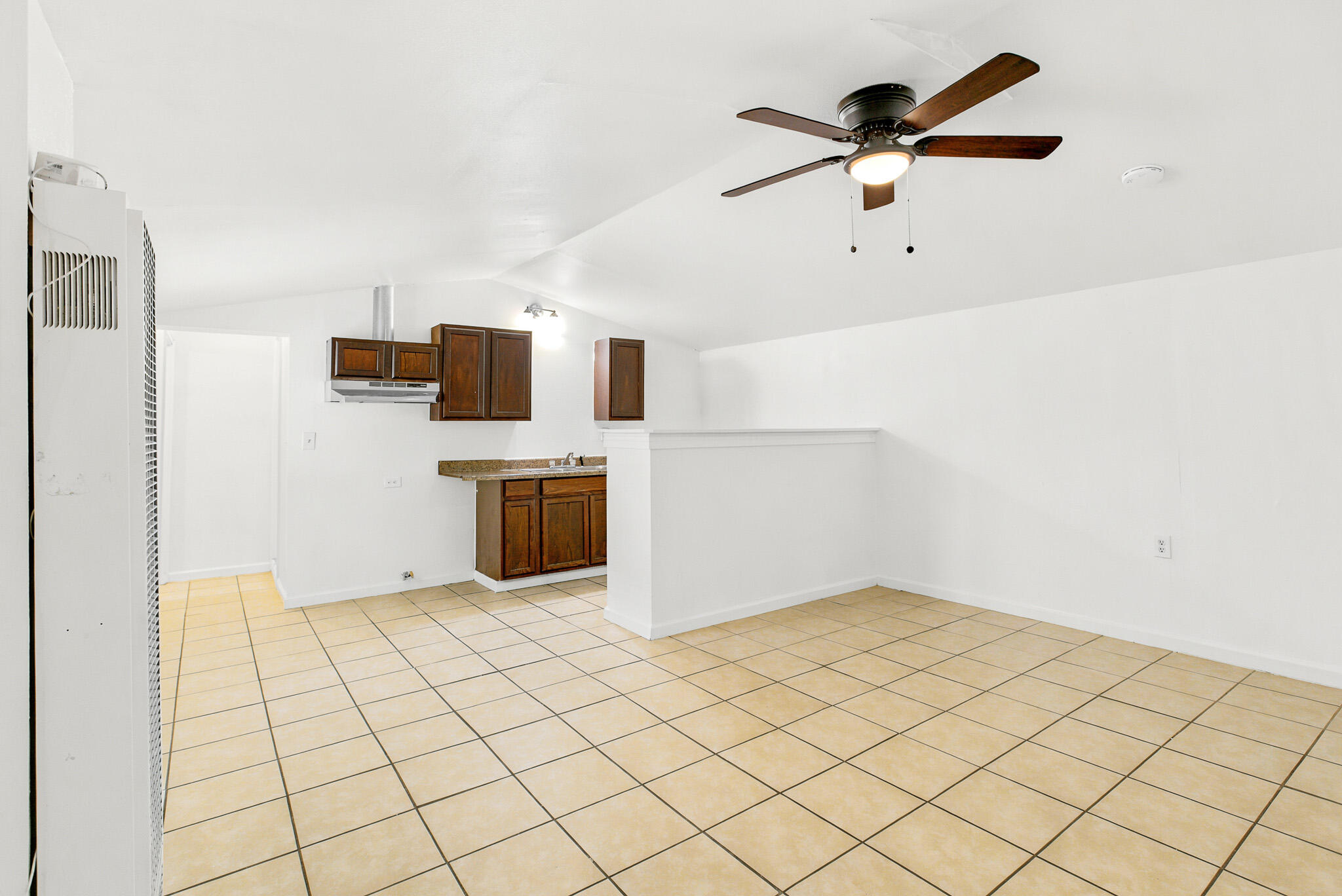 233 W River Ave, Porterville, CA 93257