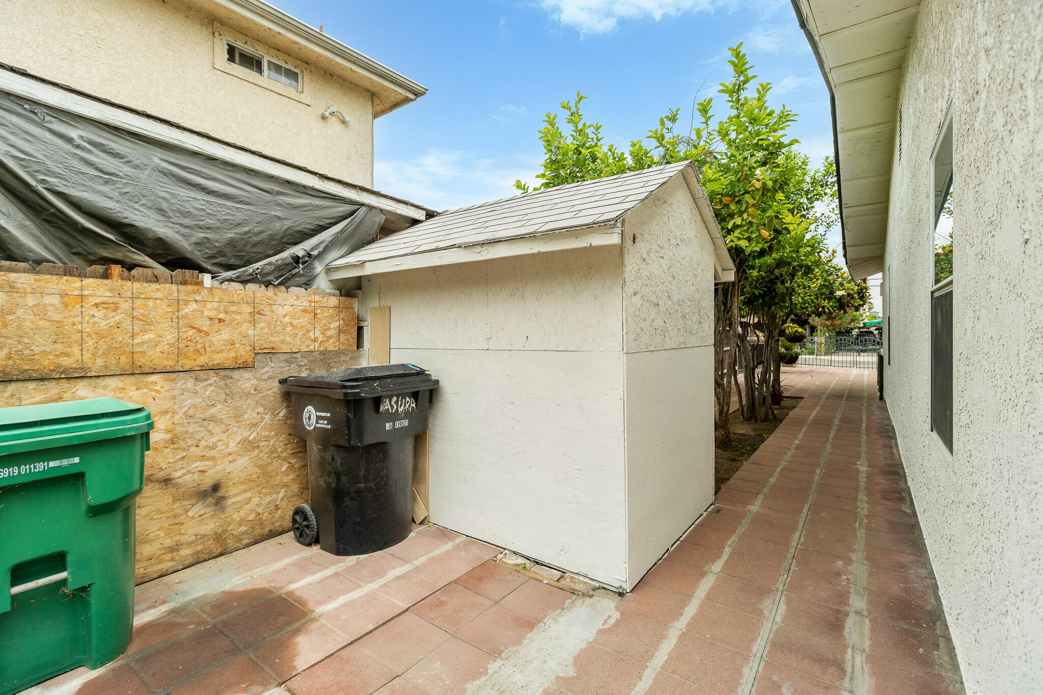 233 W River Ave, Porterville, CA 93257