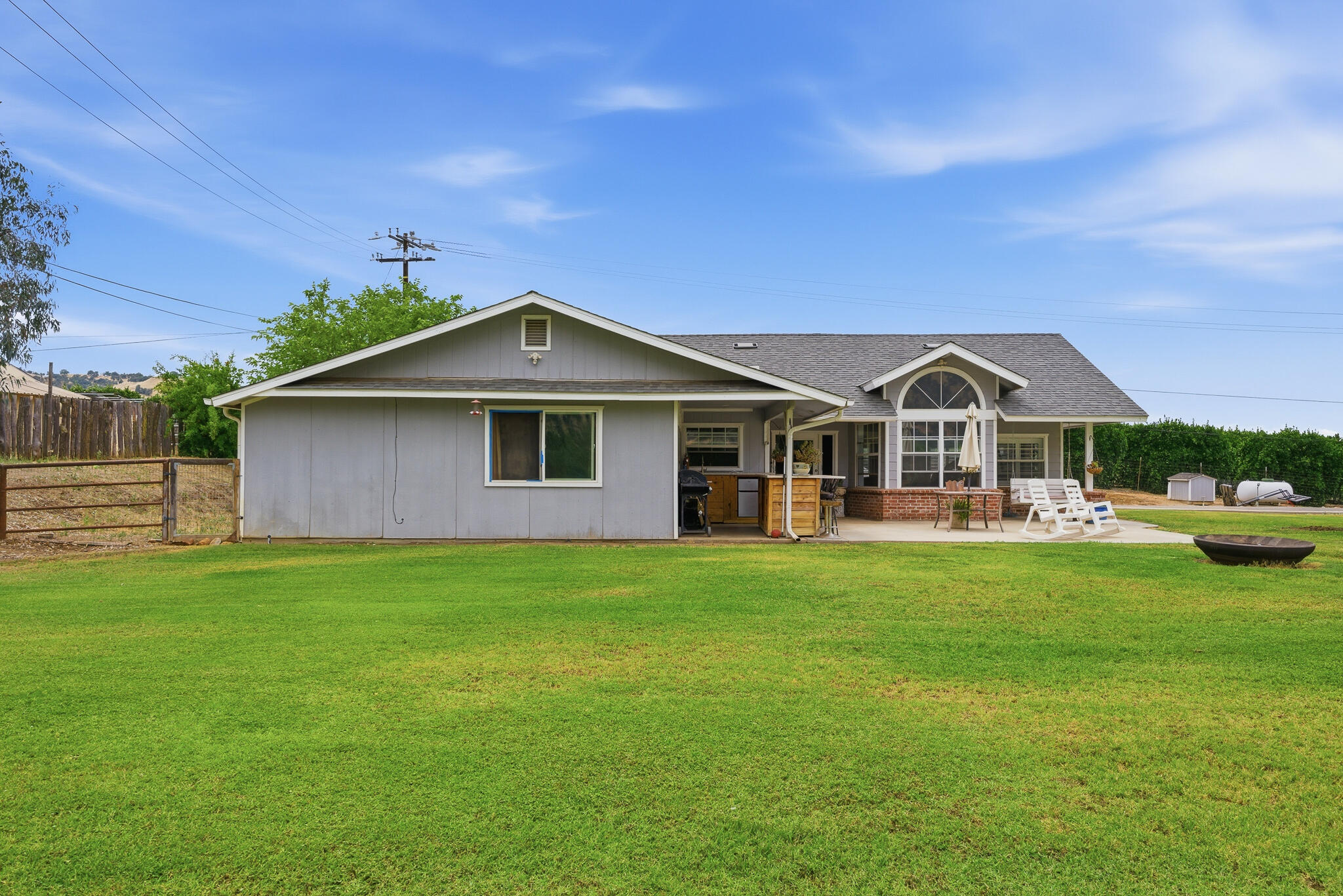 33614 Globe Dr, Springville, CA 93265