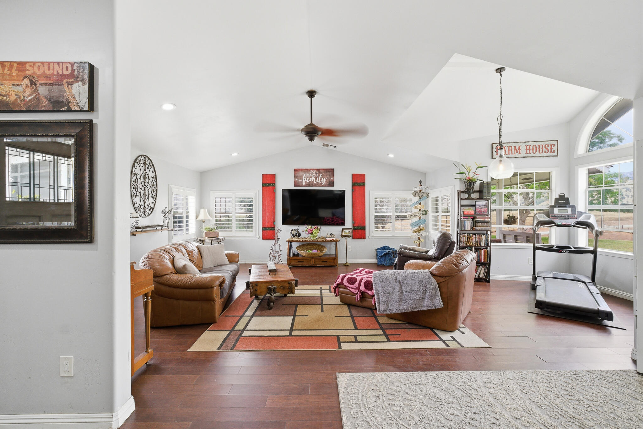 33614 Globe Dr, Springville, CA 93265
