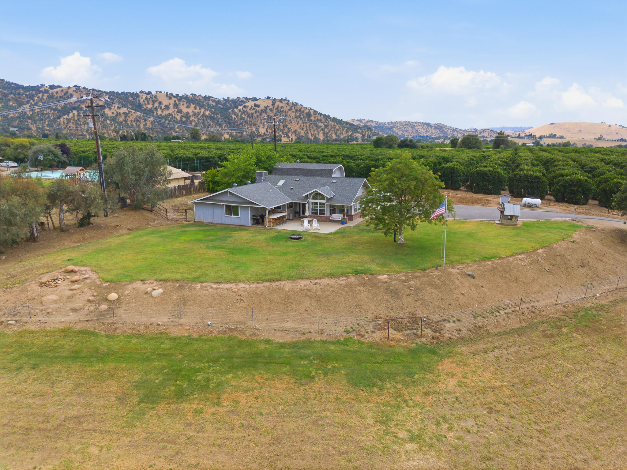 33614 Globe Dr, Springville, CA 93265